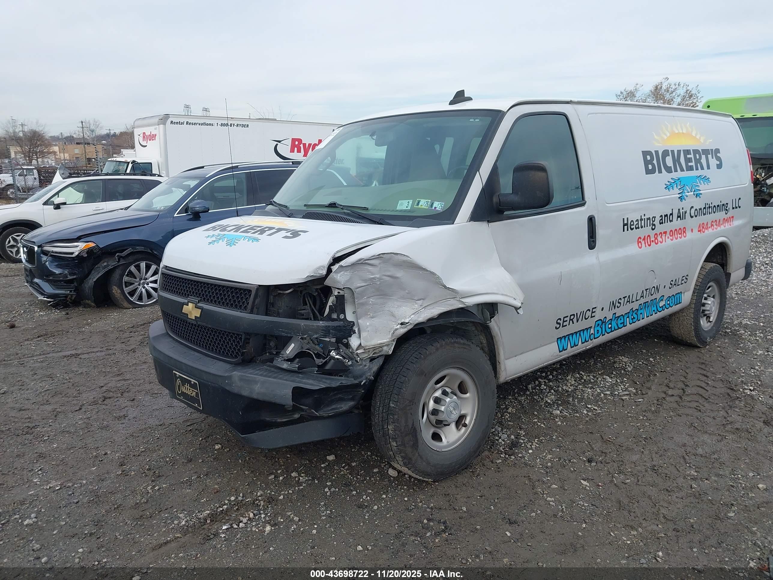 CHEVROLET EXPRESS image 6