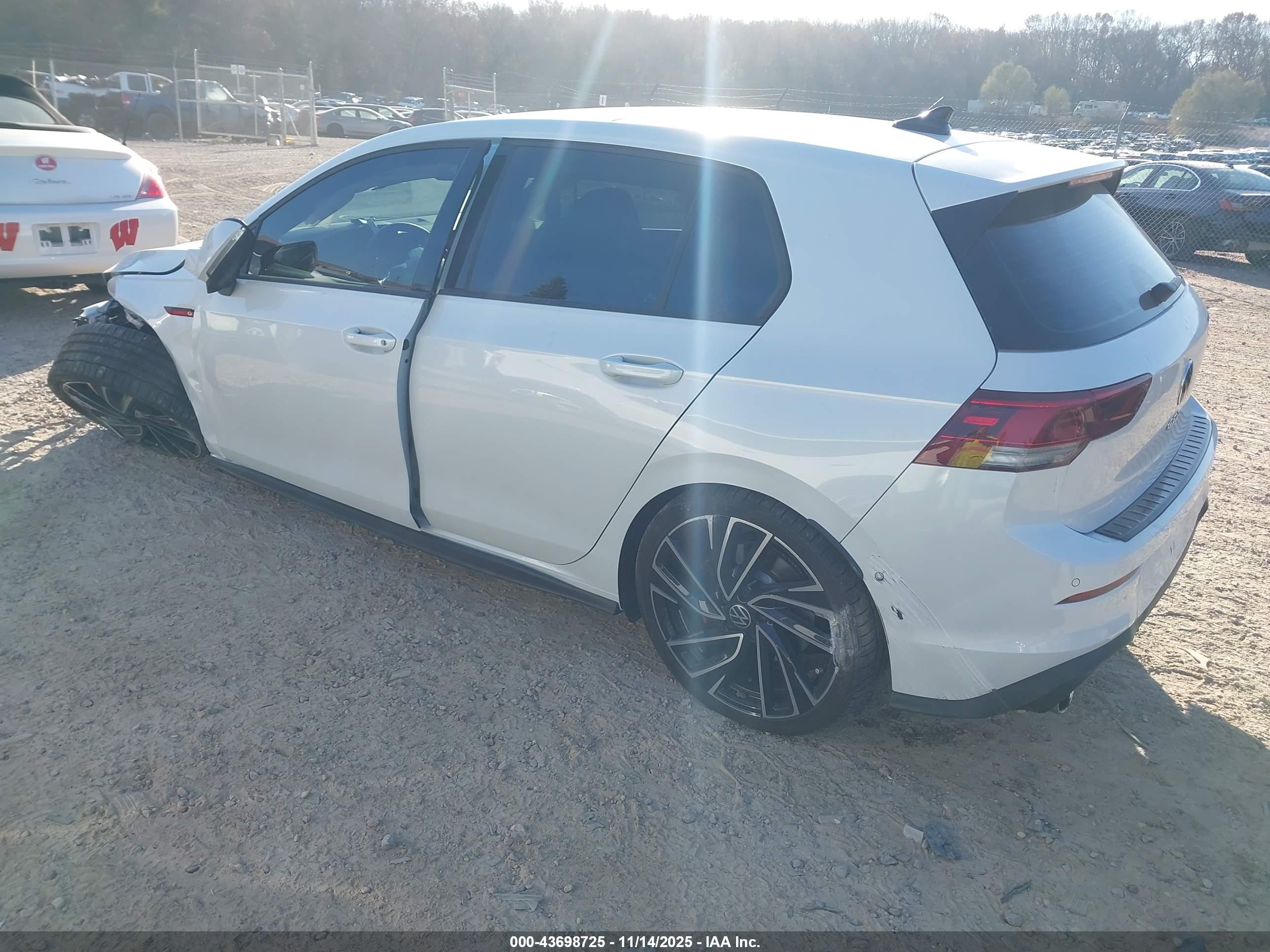 VOLKSWAGEN GOLF image 3