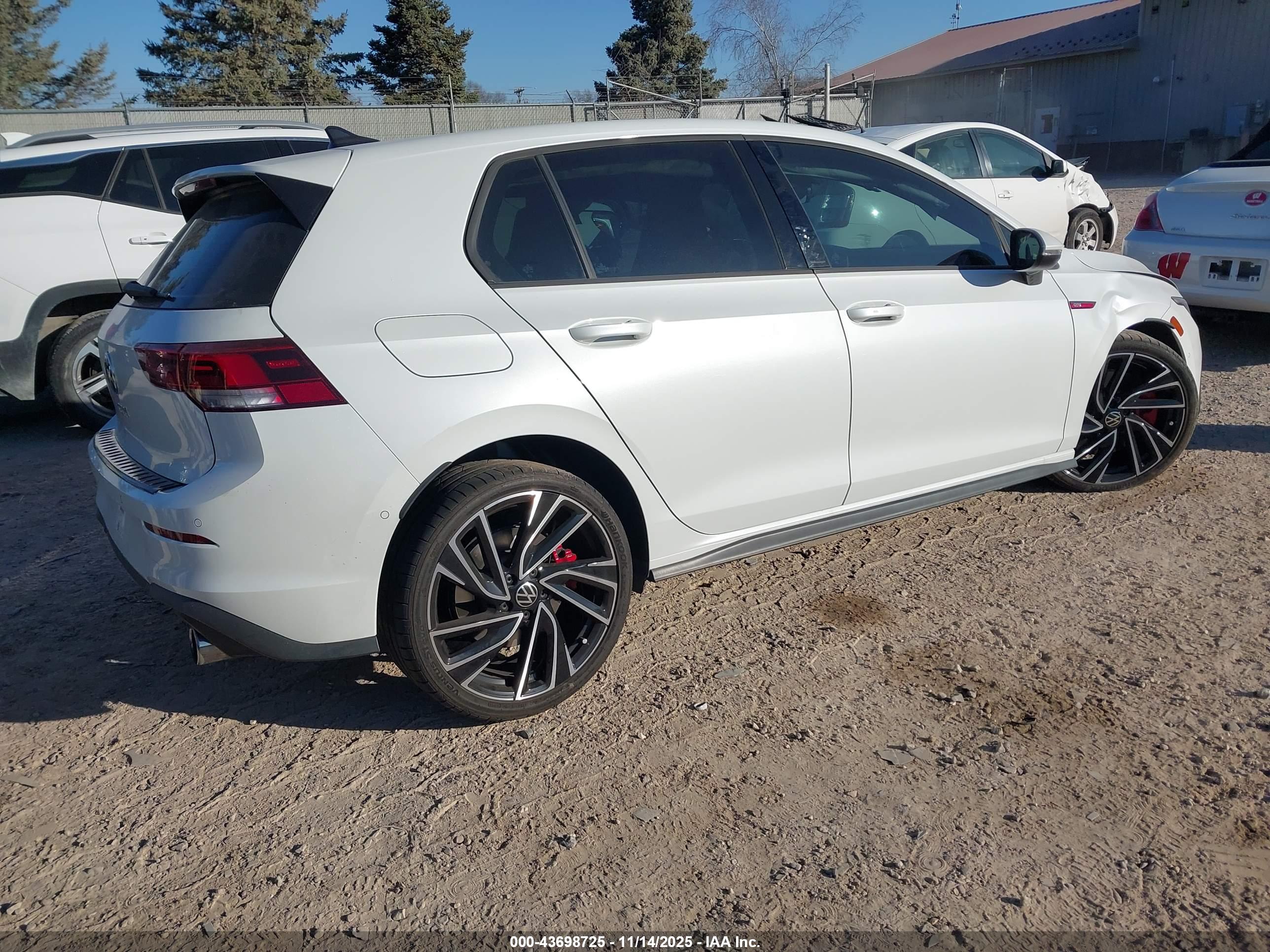 VOLKSWAGEN GOLF image 4