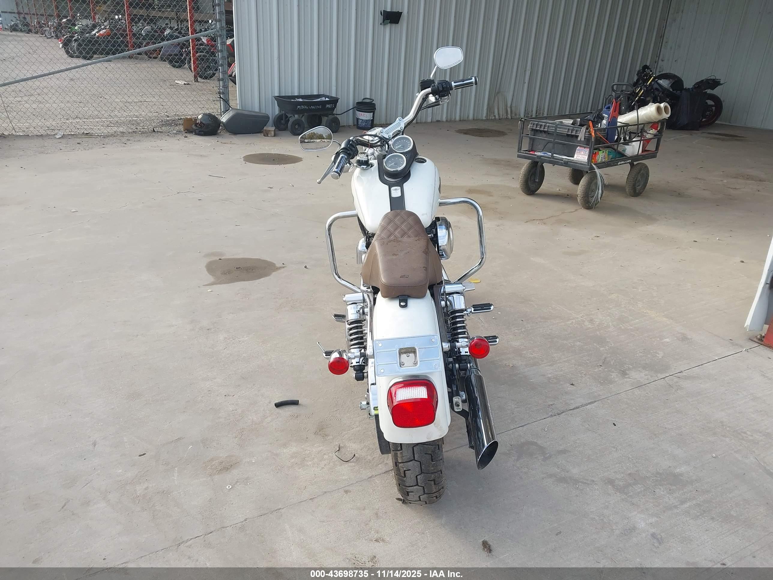 HARLEY-DAVIDSON FXDL image 6