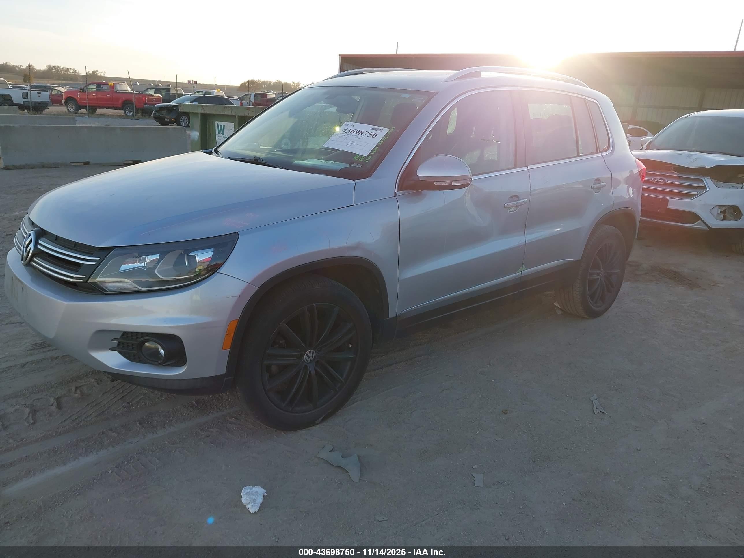 VOLKSWAGEN TIGUAN image 2