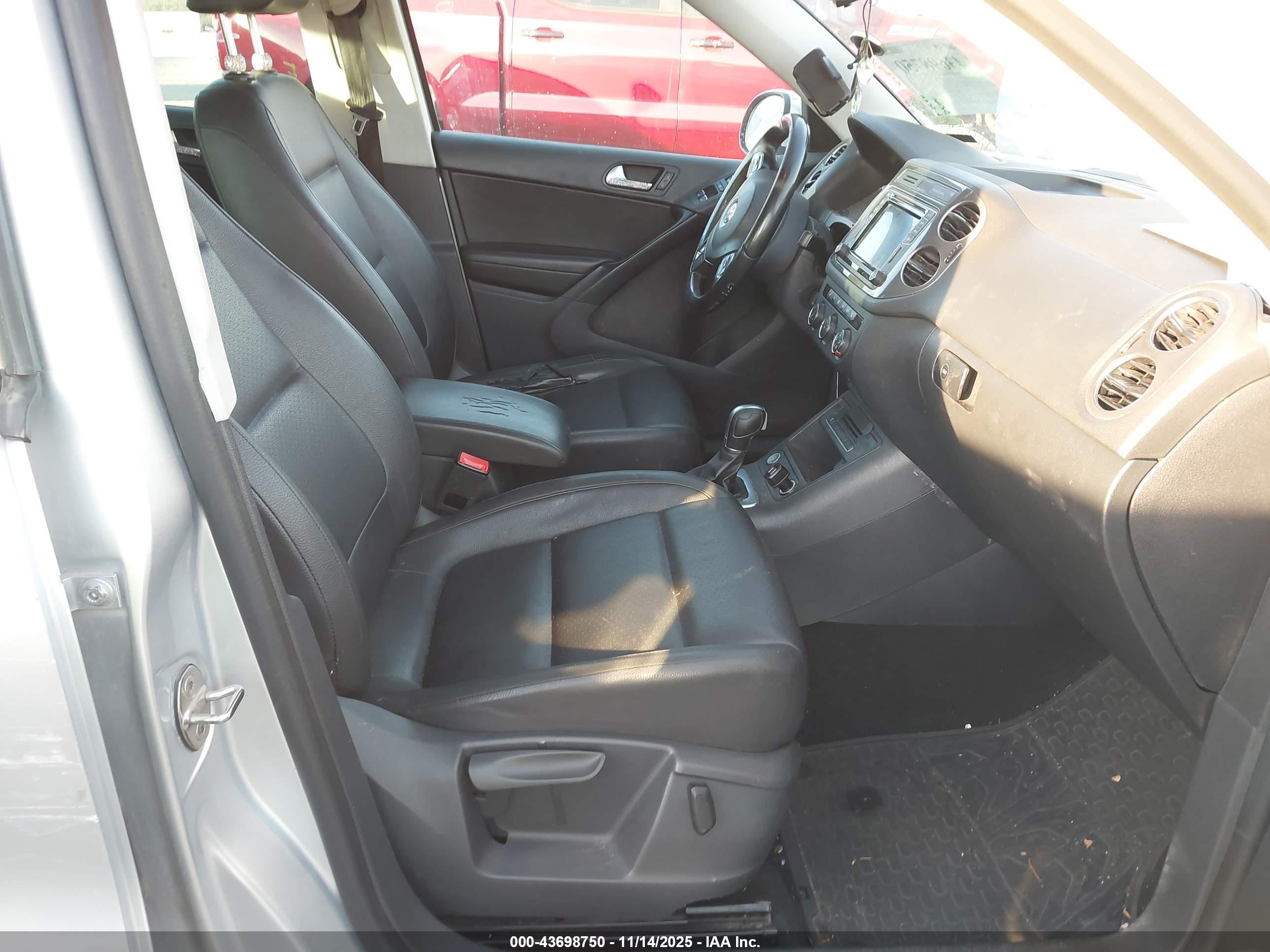 VOLKSWAGEN TIGUAN image 5