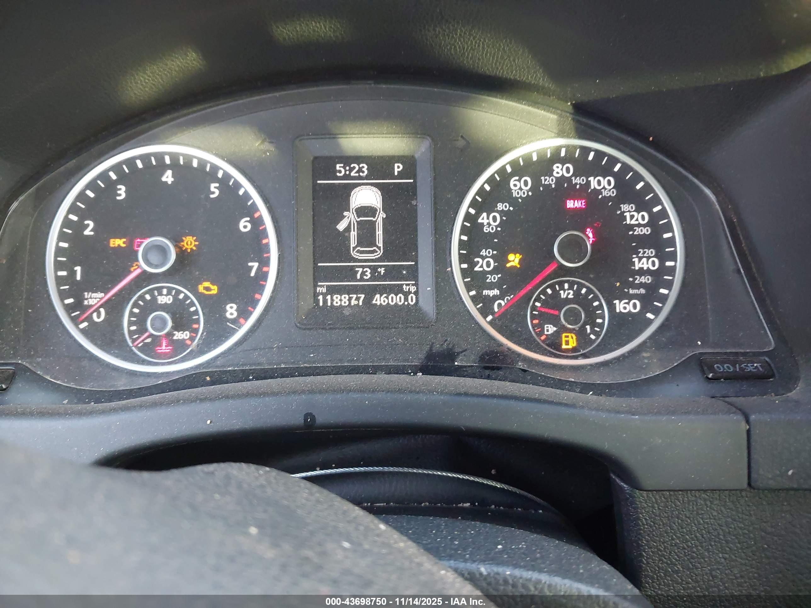 VOLKSWAGEN TIGUAN image 7