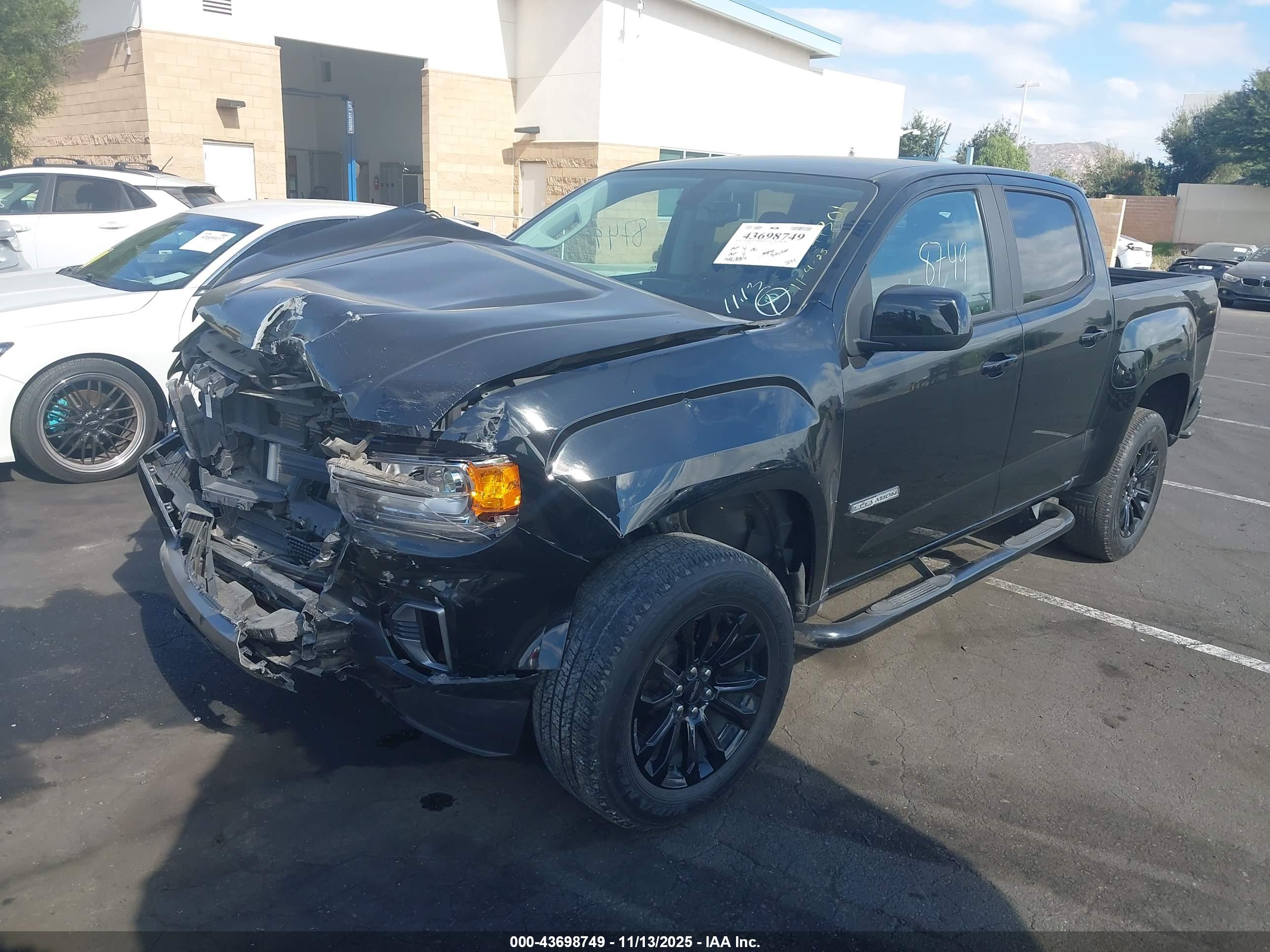 GMC CANYON image 2