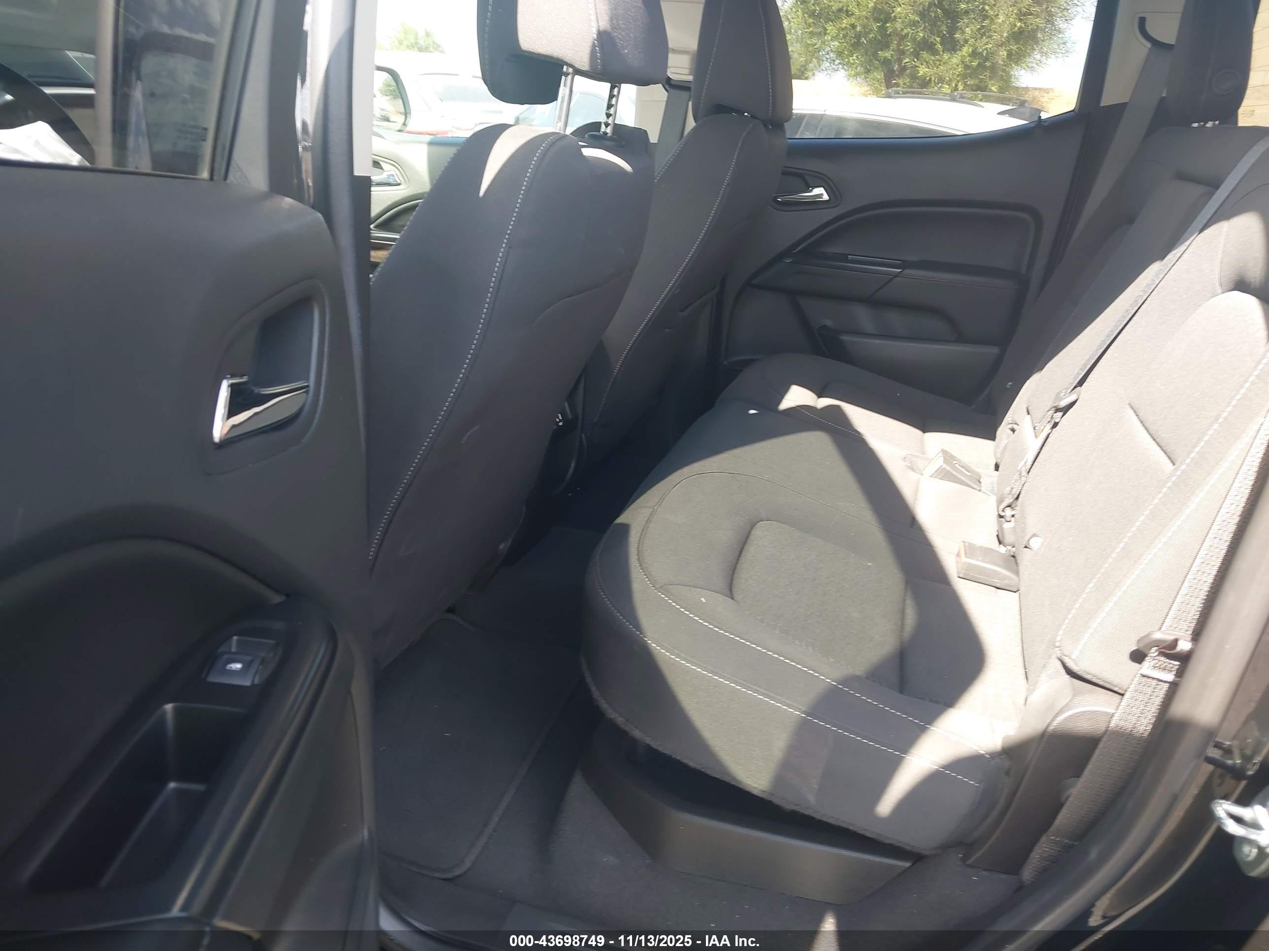 GMC CANYON image 8
