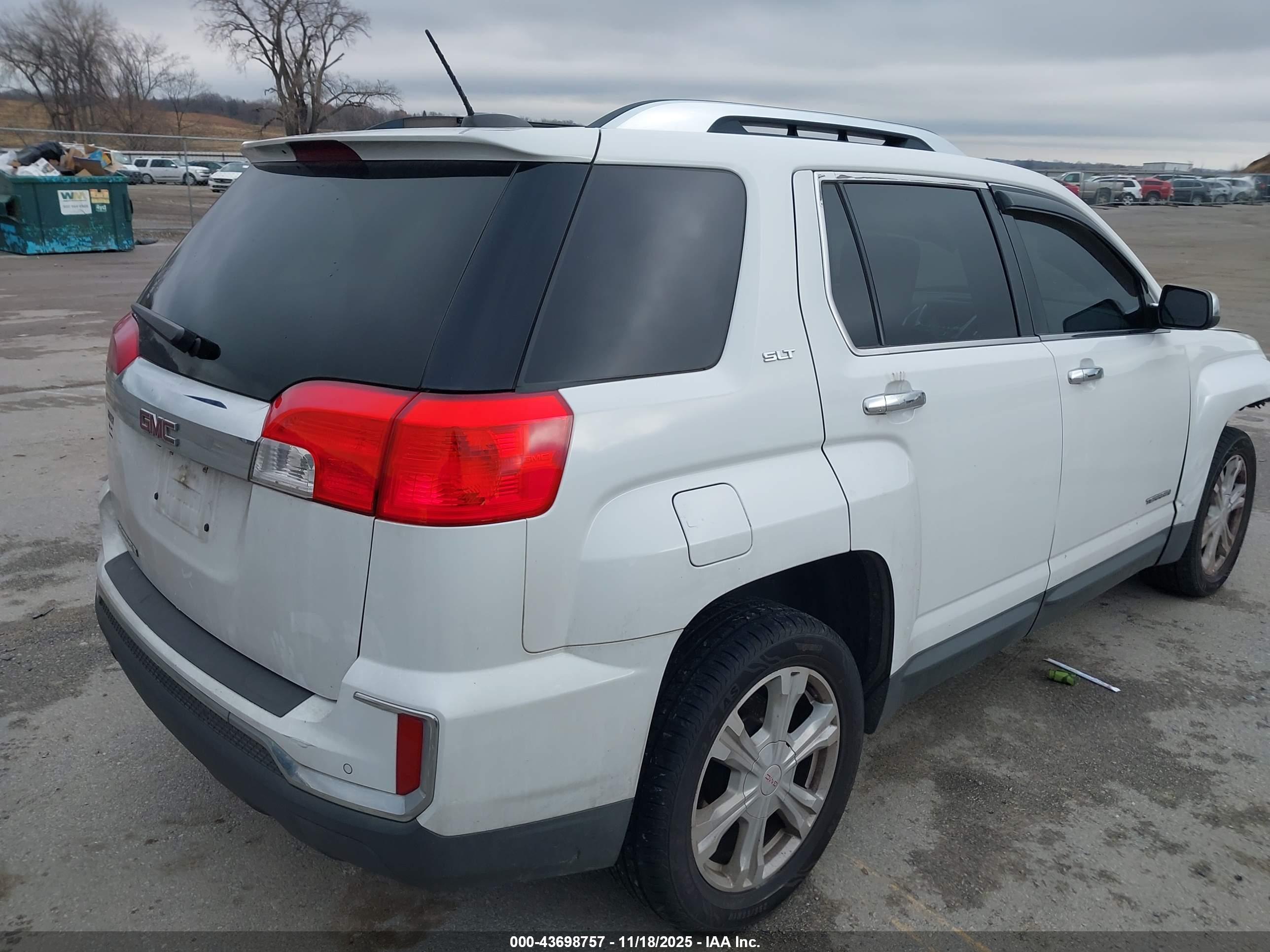 GMC TERRAIN image 4