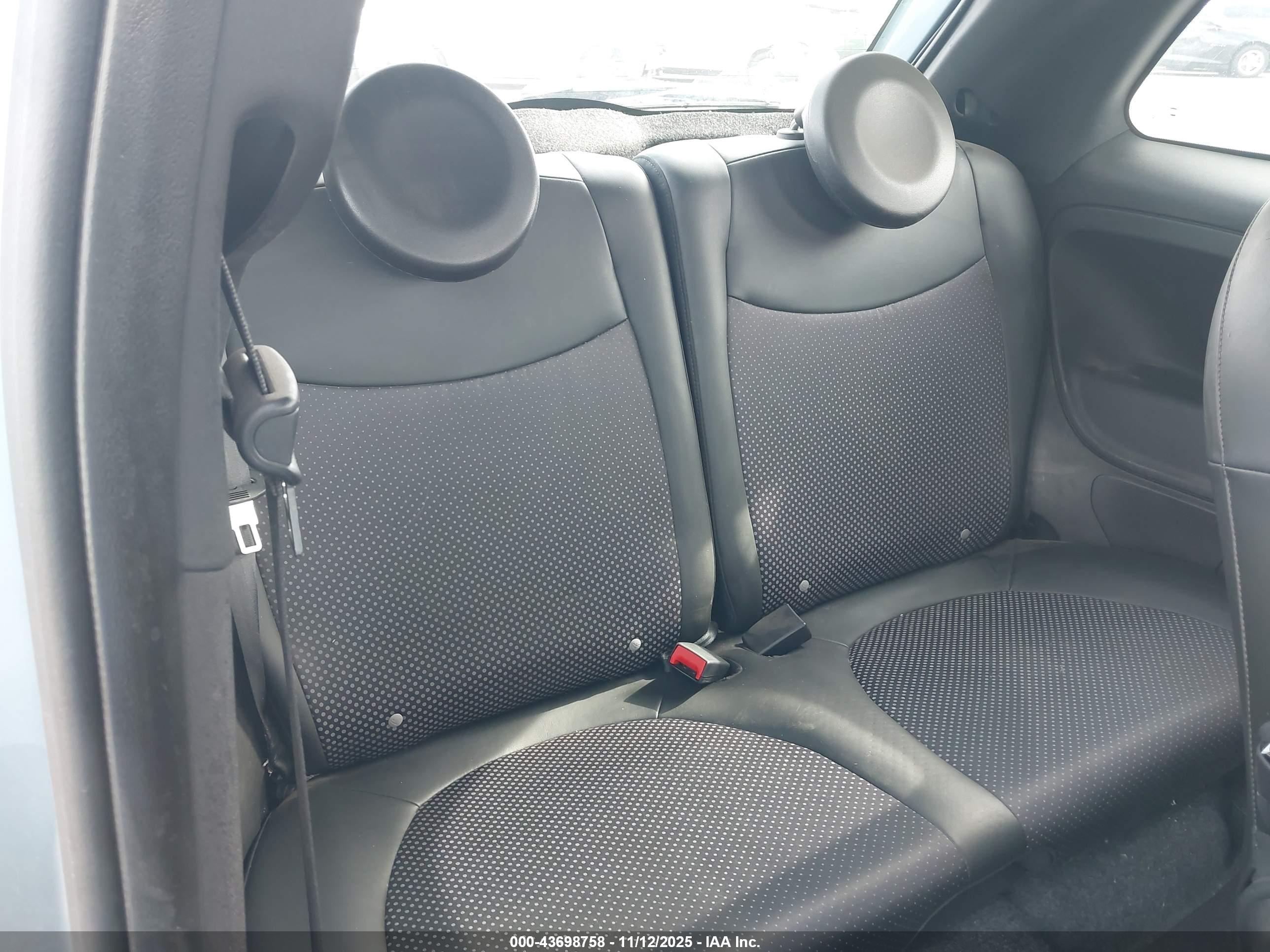 FIAT 500E image 8