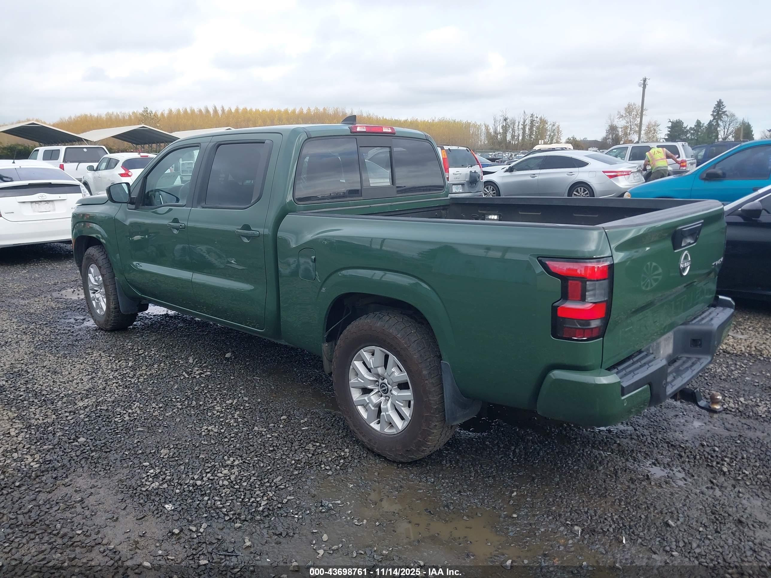 NISSAN FRONTIER image 3