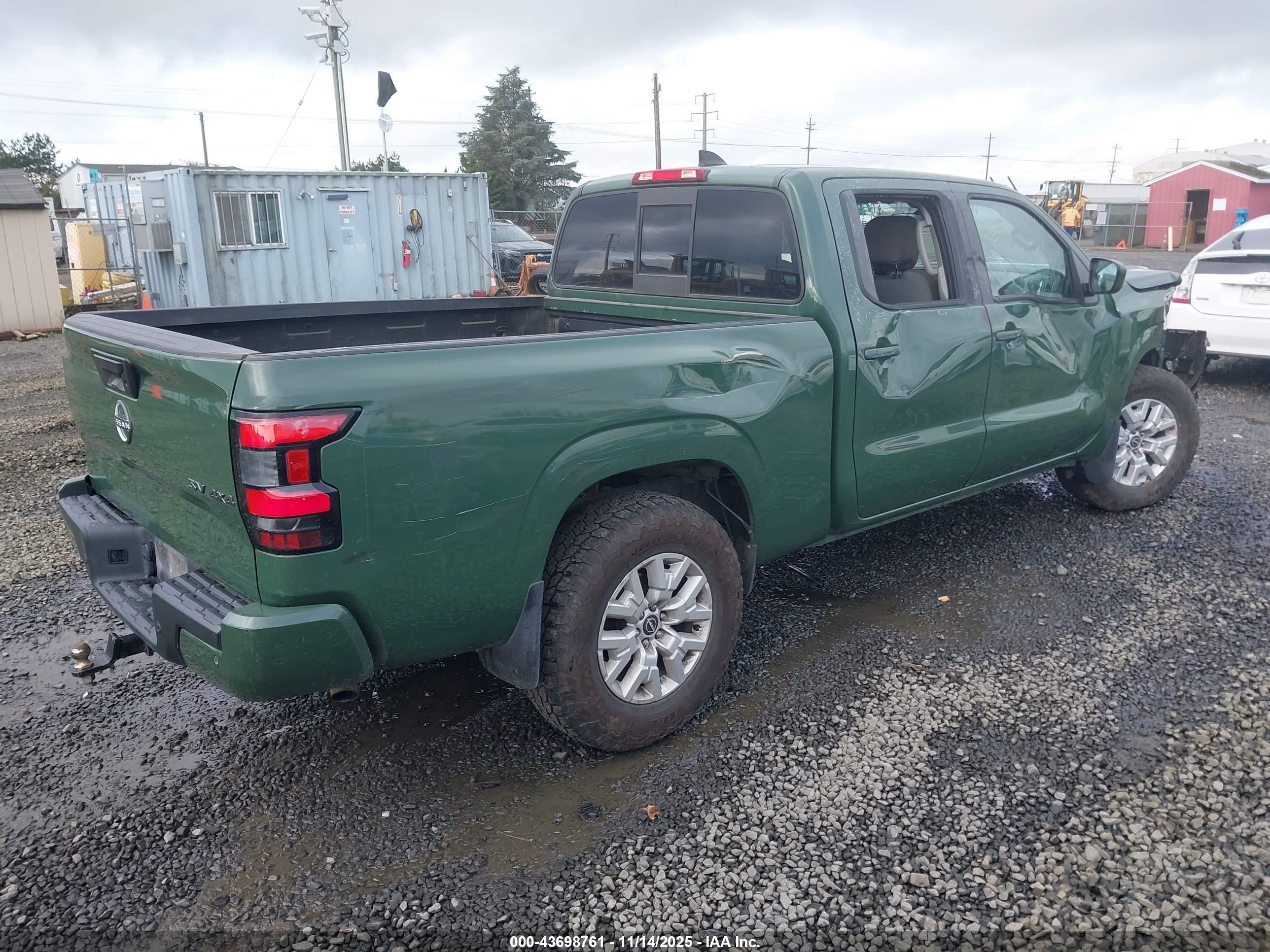 NISSAN FRONTIER image 4
