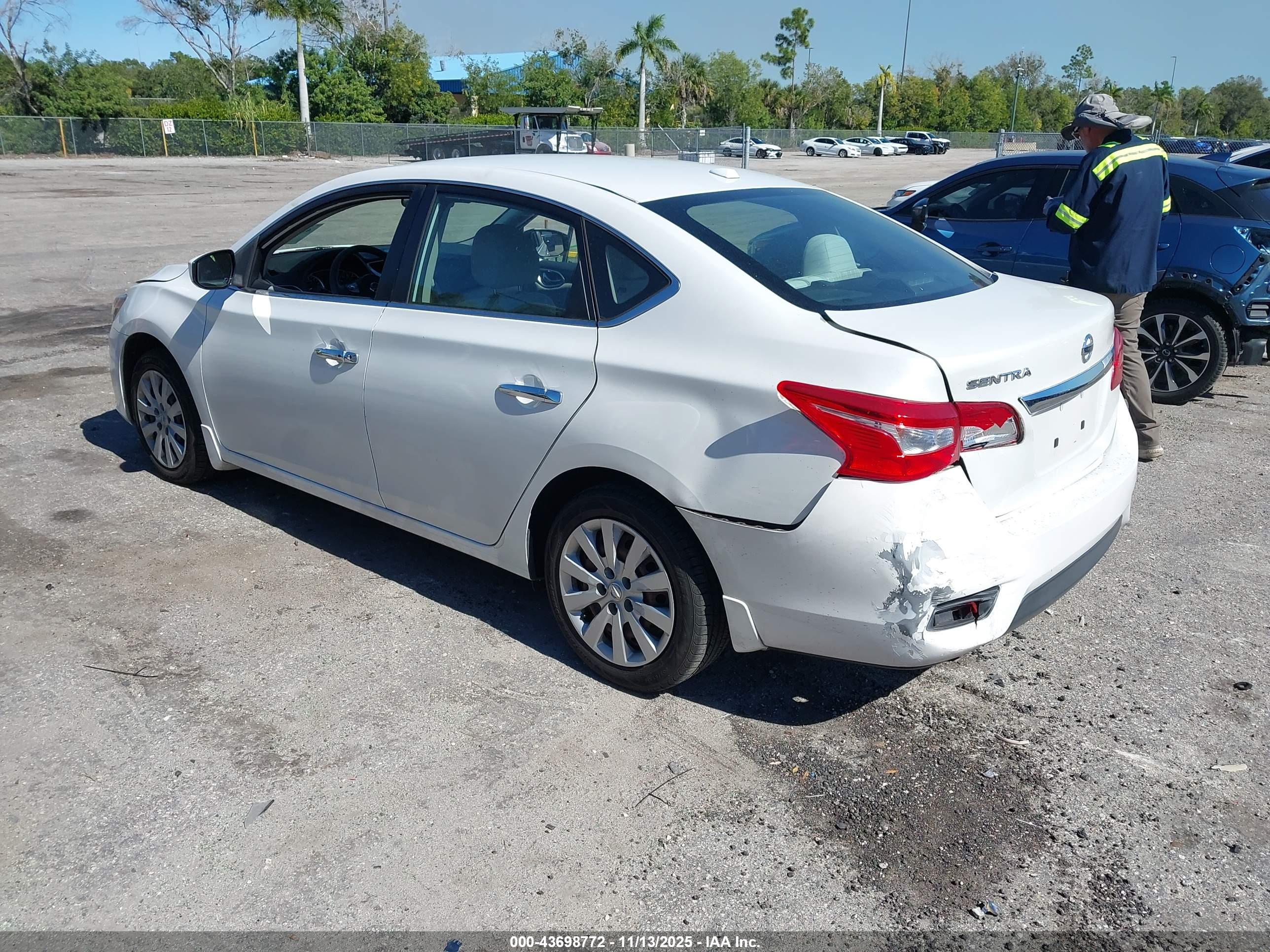 NISSAN SENTRA image 3