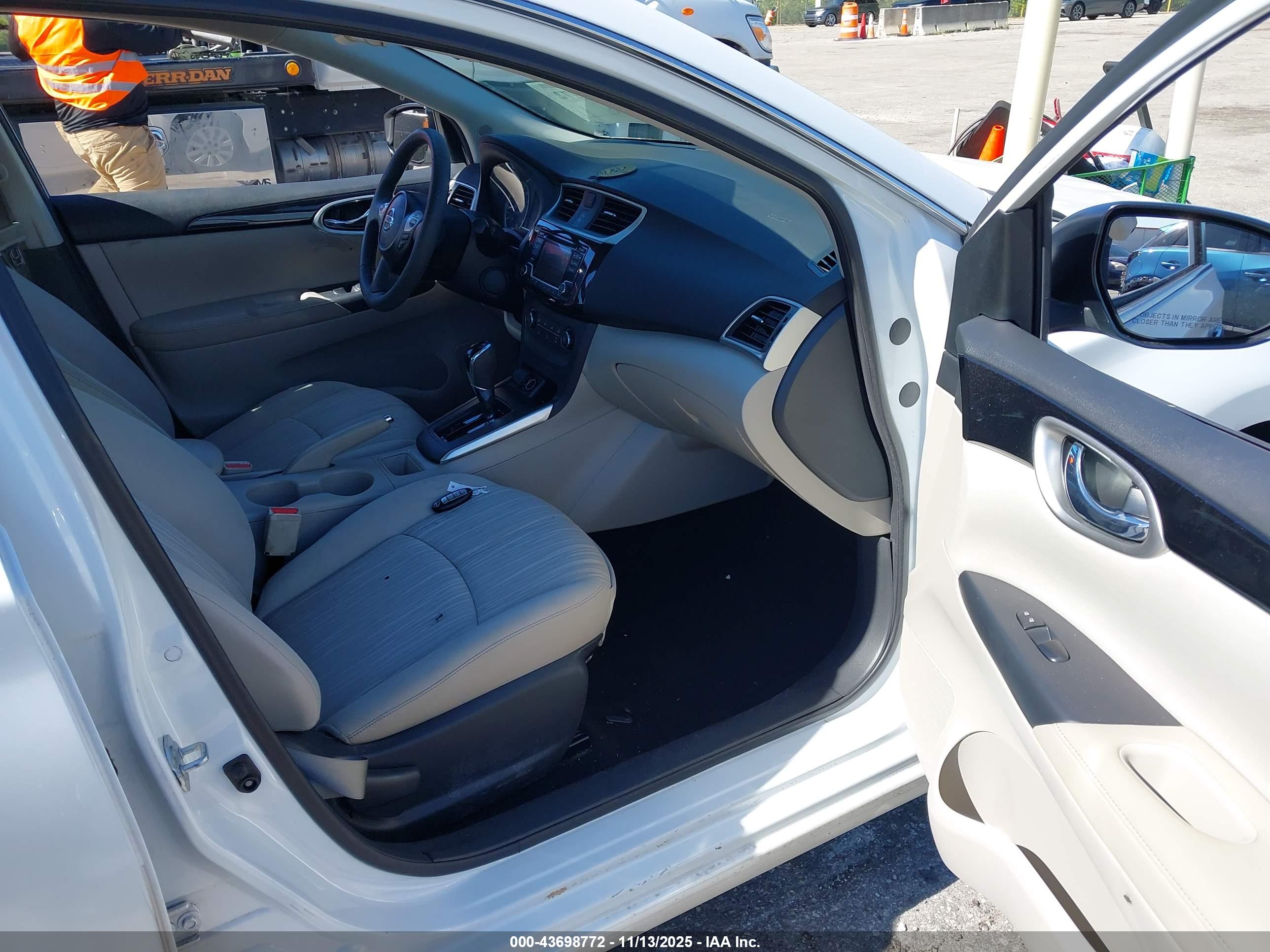 NISSAN SENTRA image 5