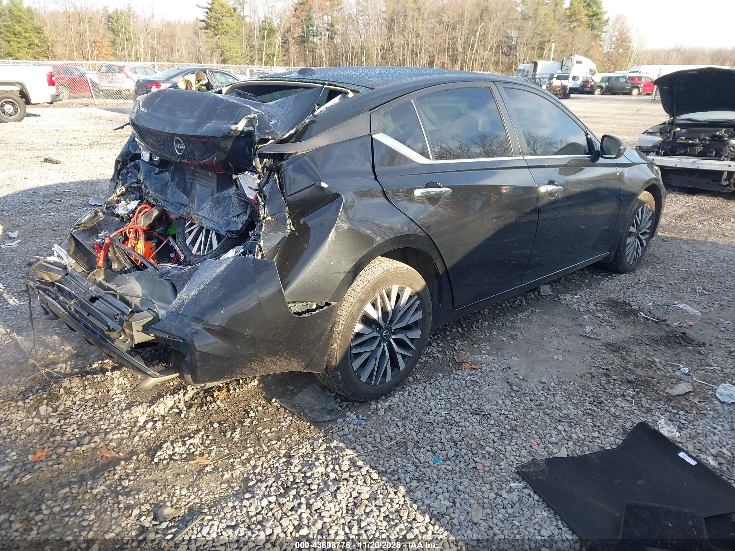 NISSAN ALTIMA image 4