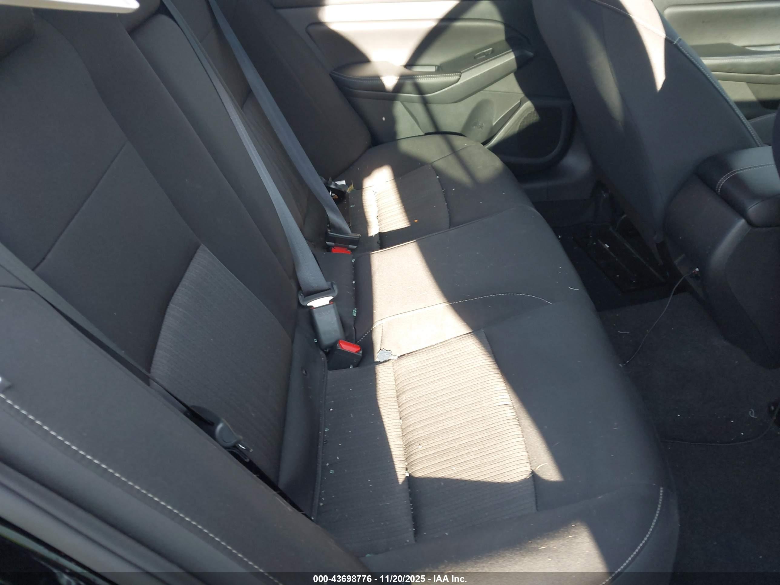NISSAN ALTIMA image 8