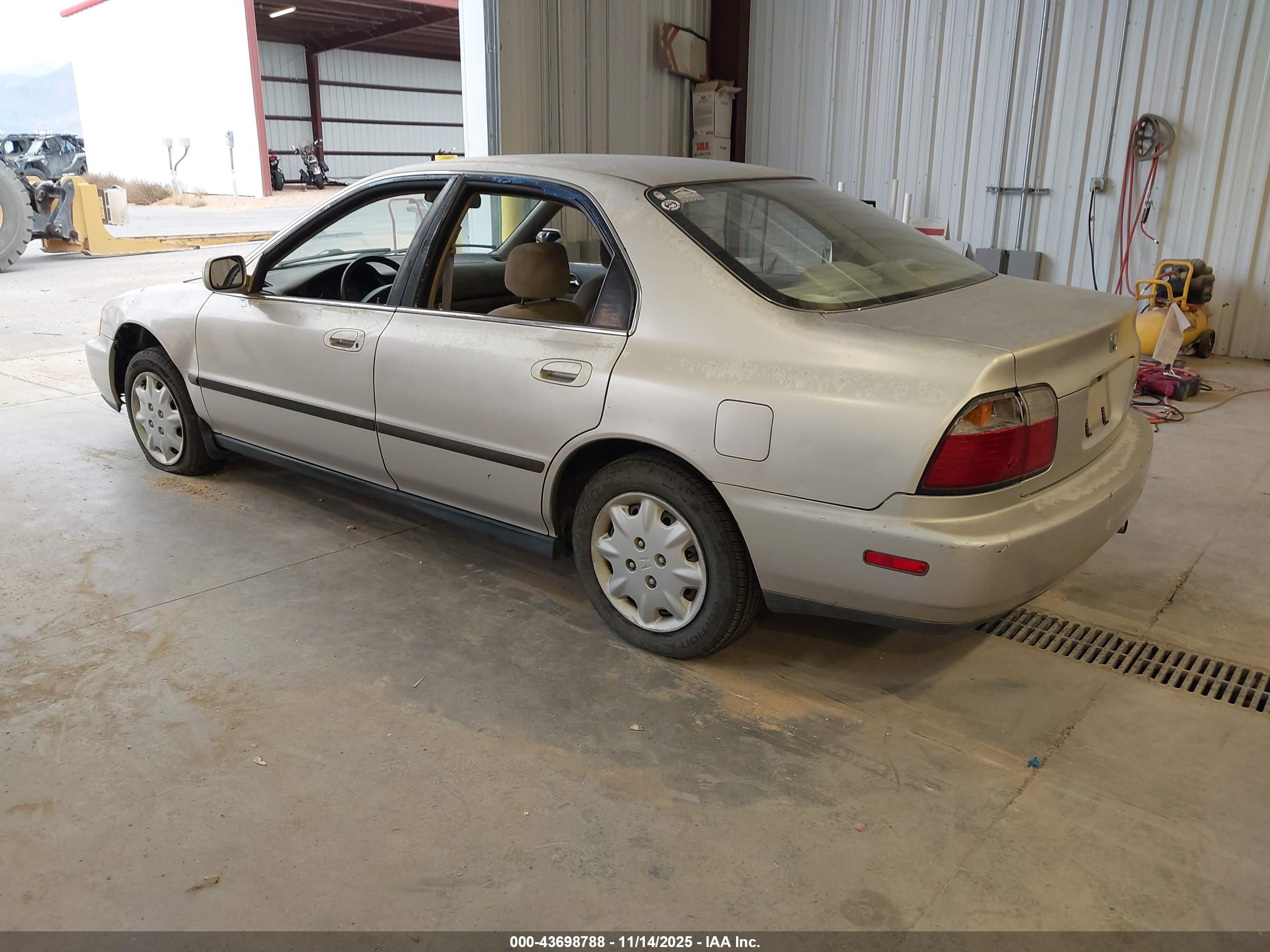 HONDA ACCORD image 3