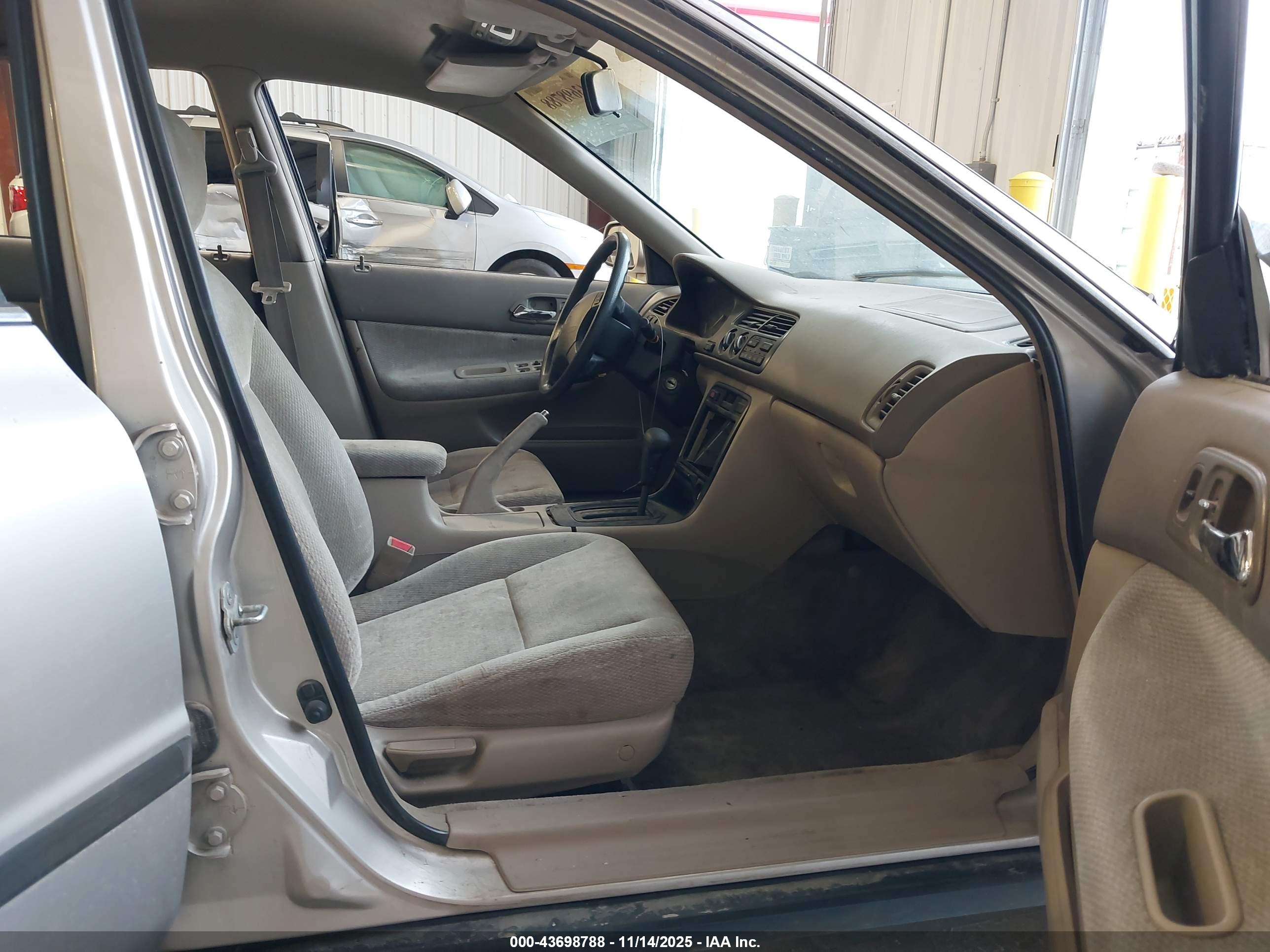 HONDA ACCORD image 5