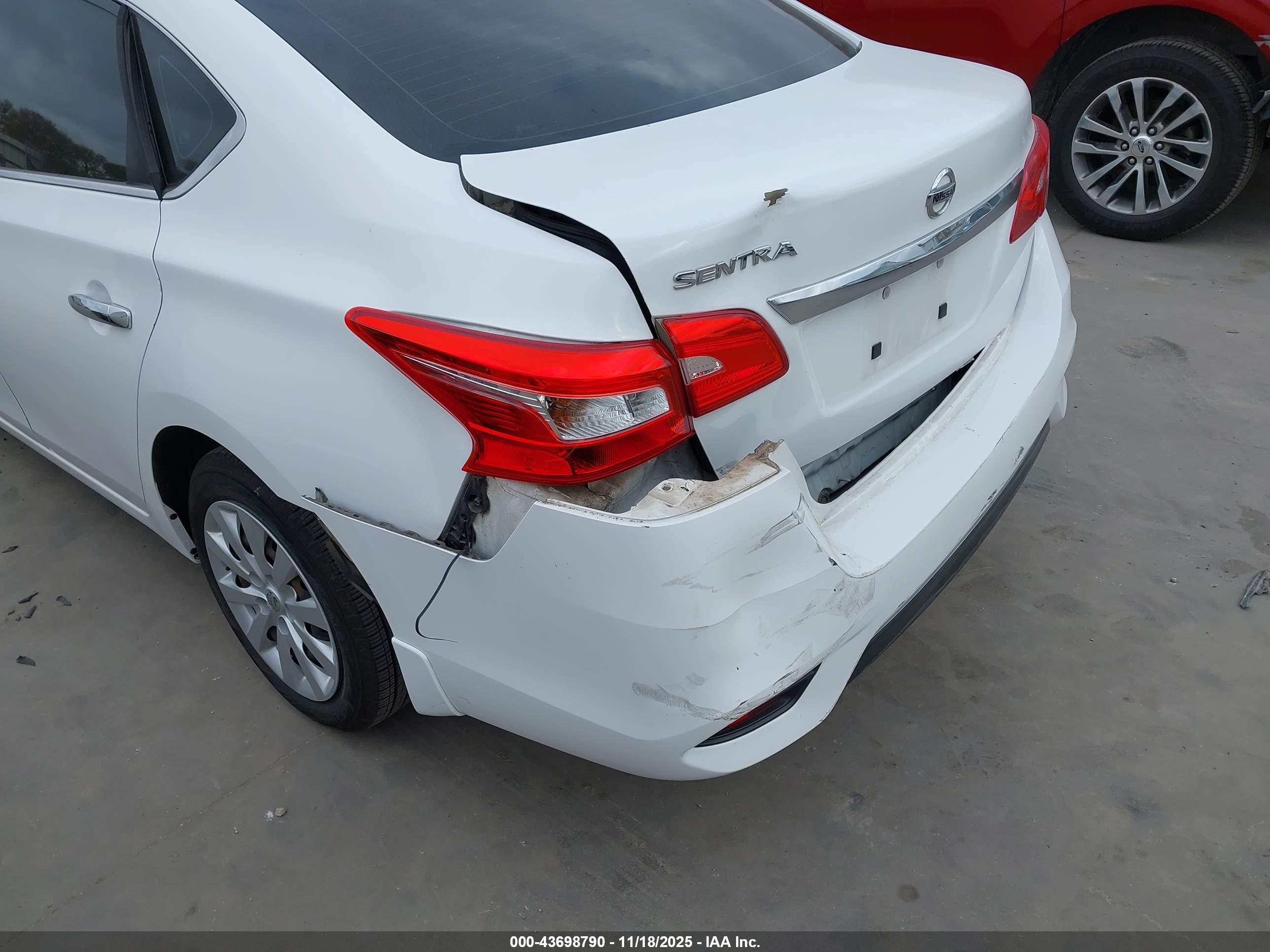 NISSAN SENTRA image 6