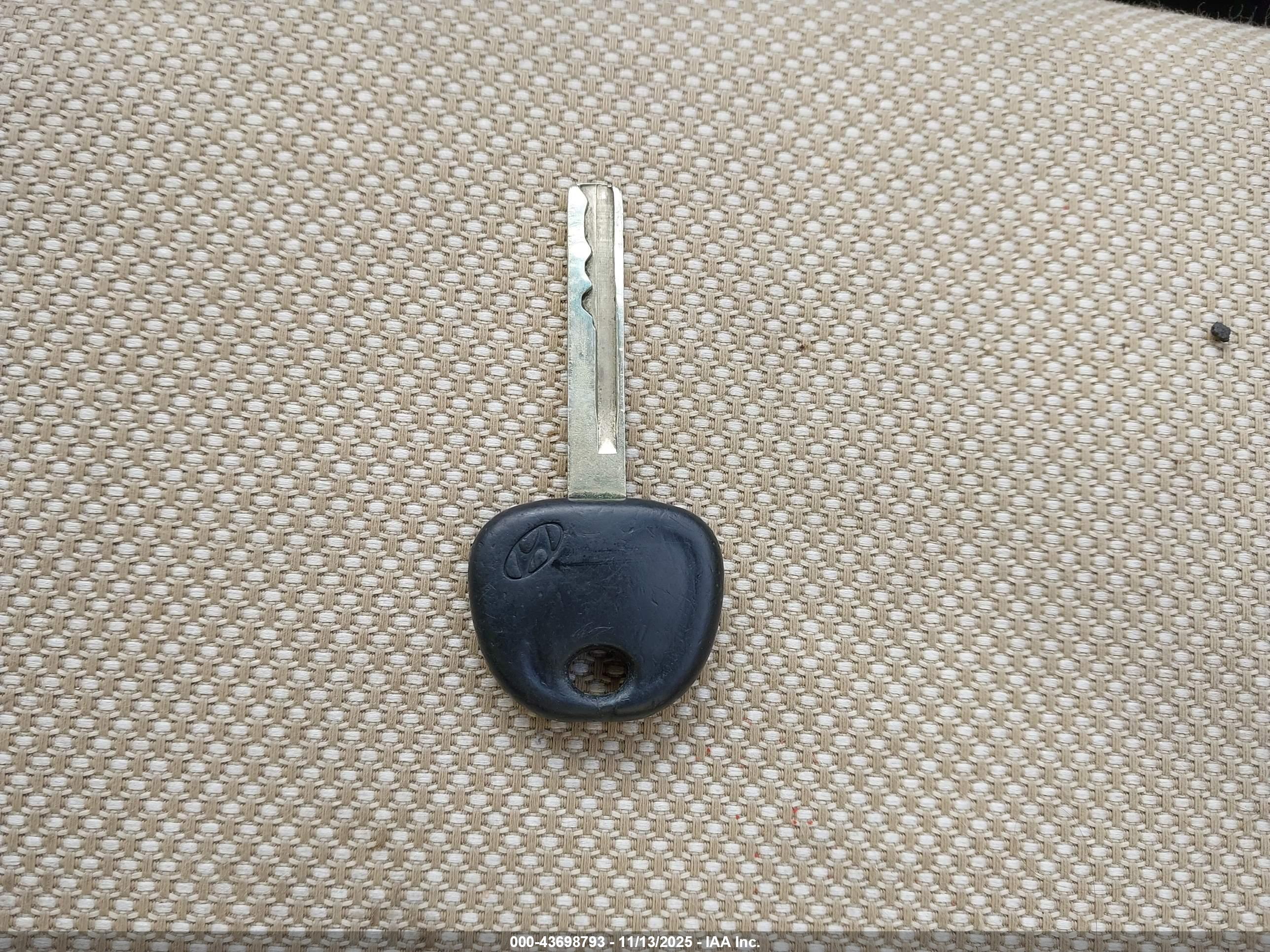 HYUNDAI ACCENT image 11