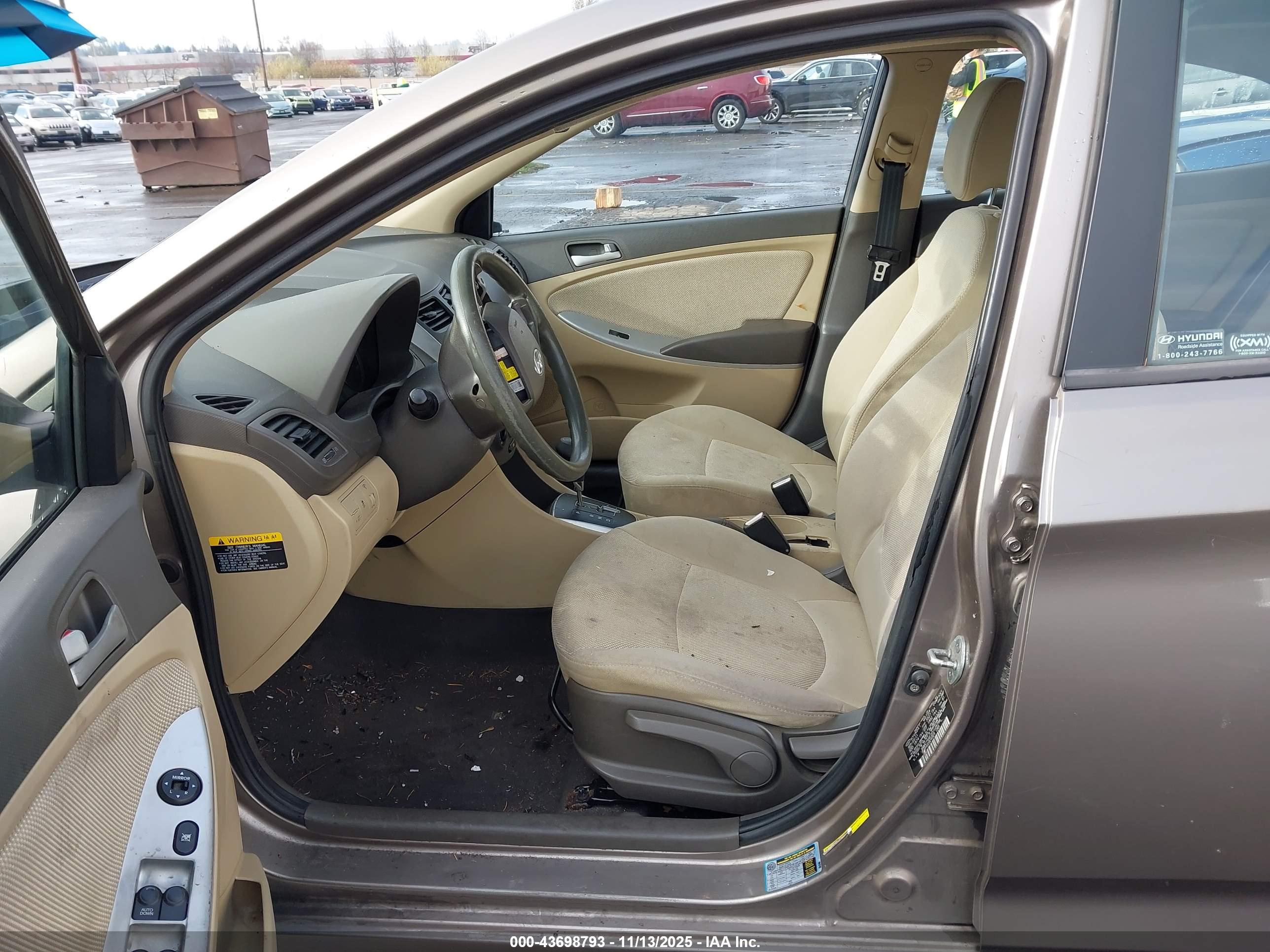 HYUNDAI ACCENT image 5