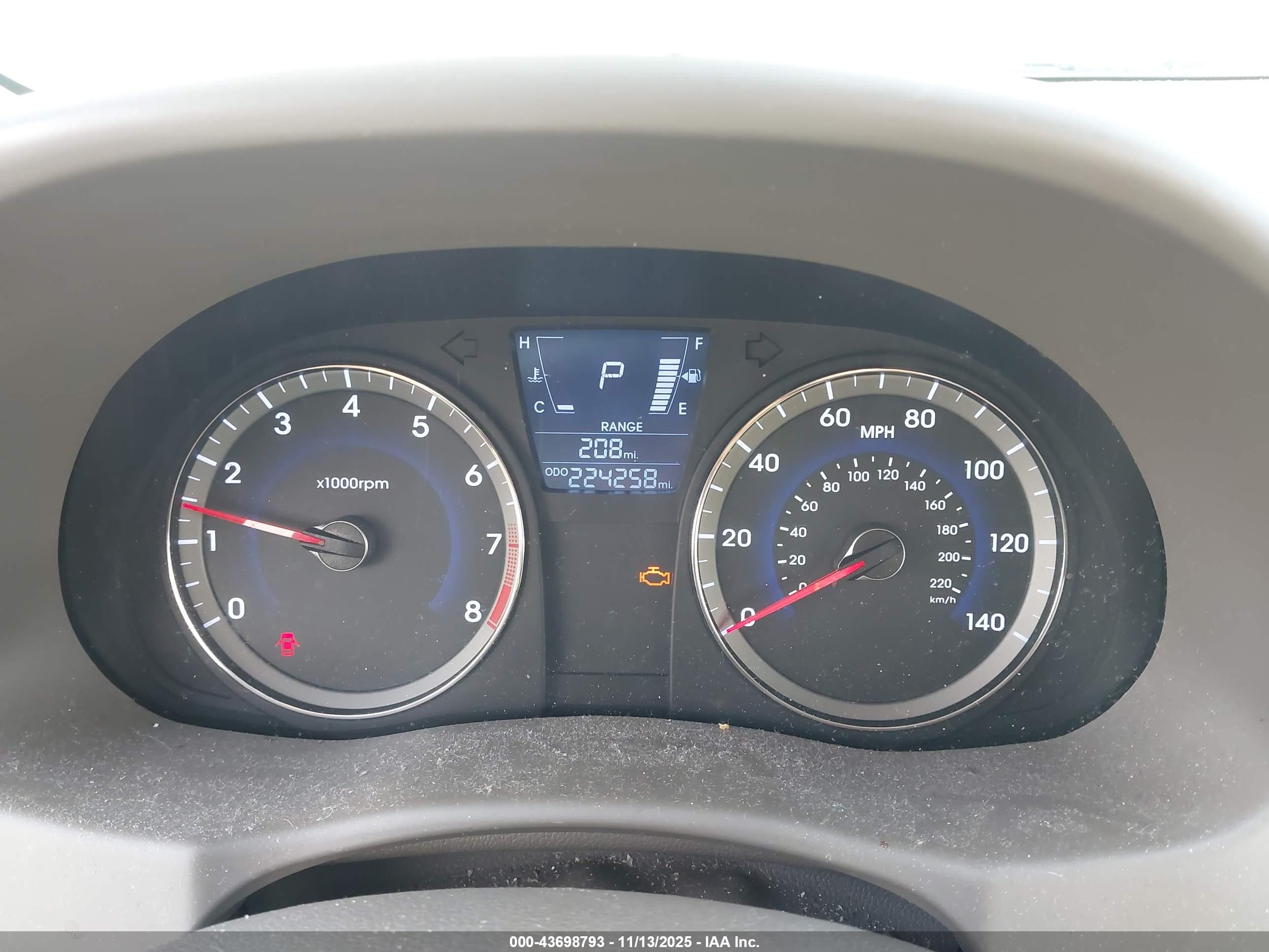 HYUNDAI ACCENT image 7