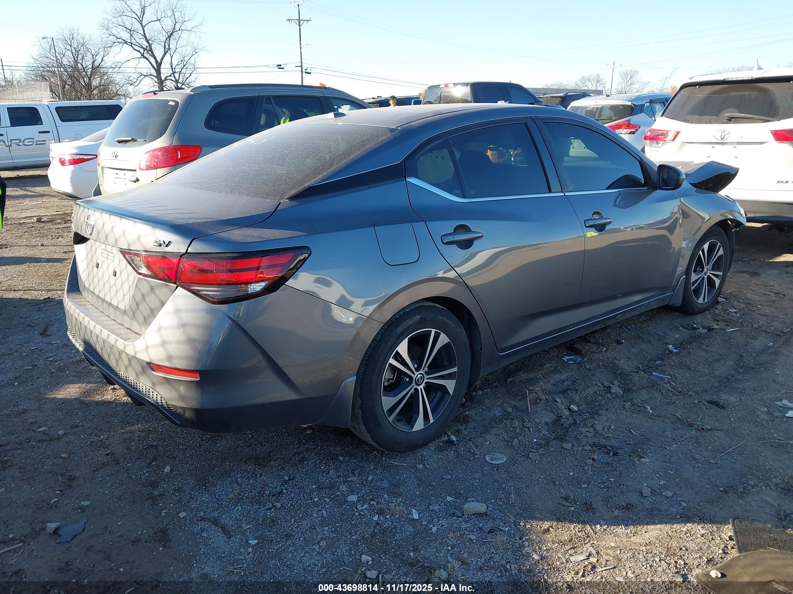 NISSAN SENTRA image 4