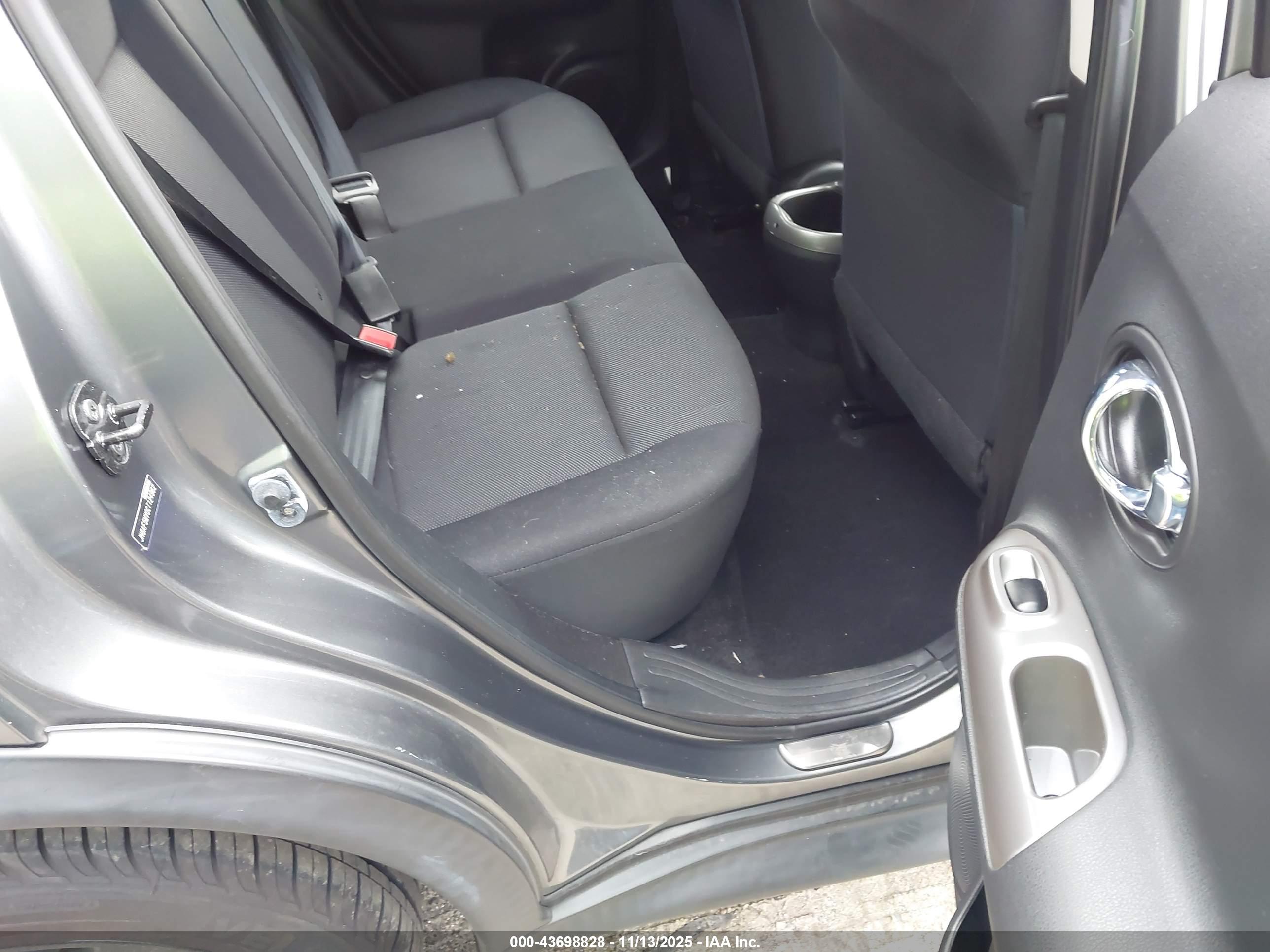 NISSAN JUKE image 8