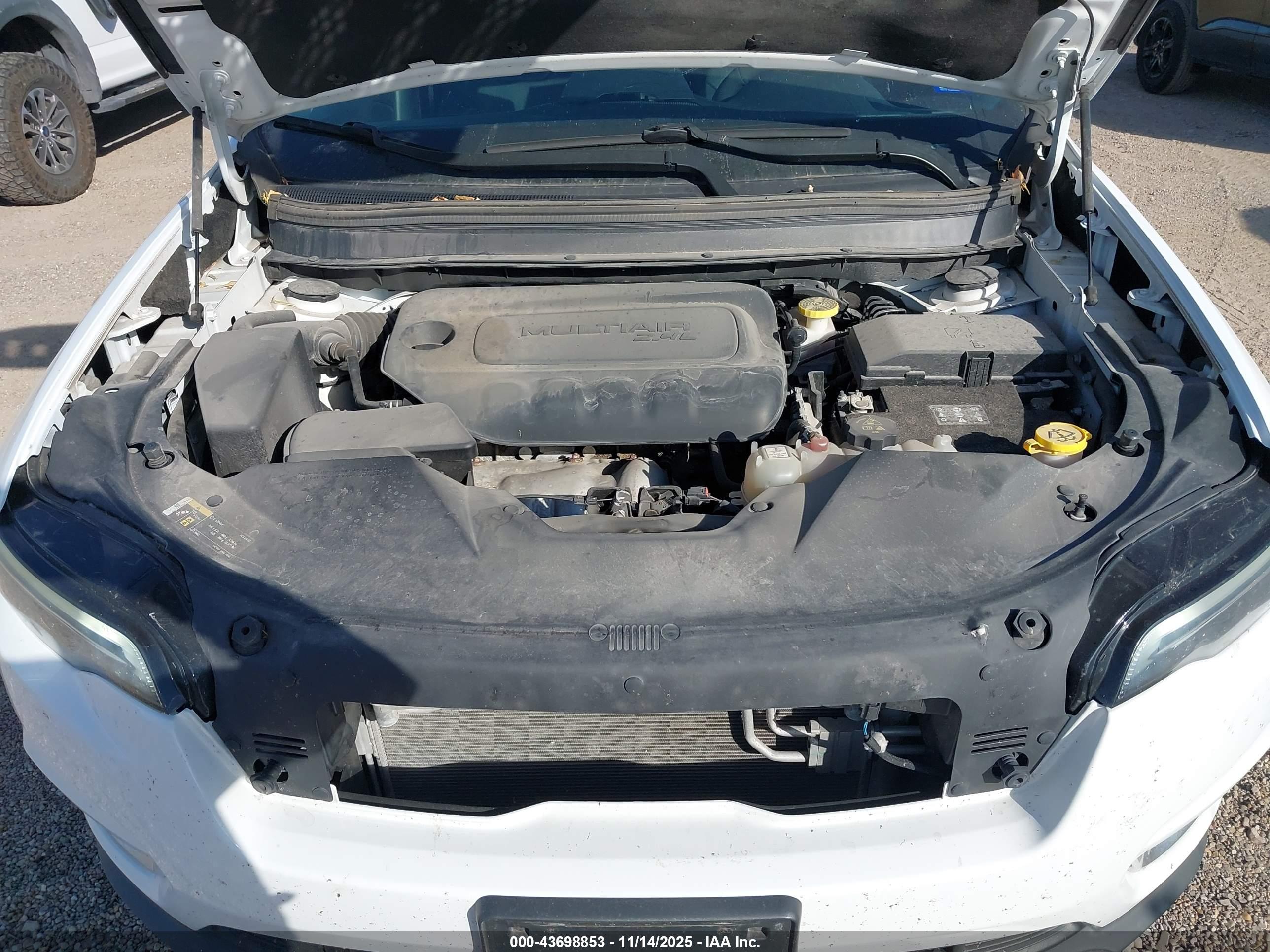 JEEP CHEROKEE image 10