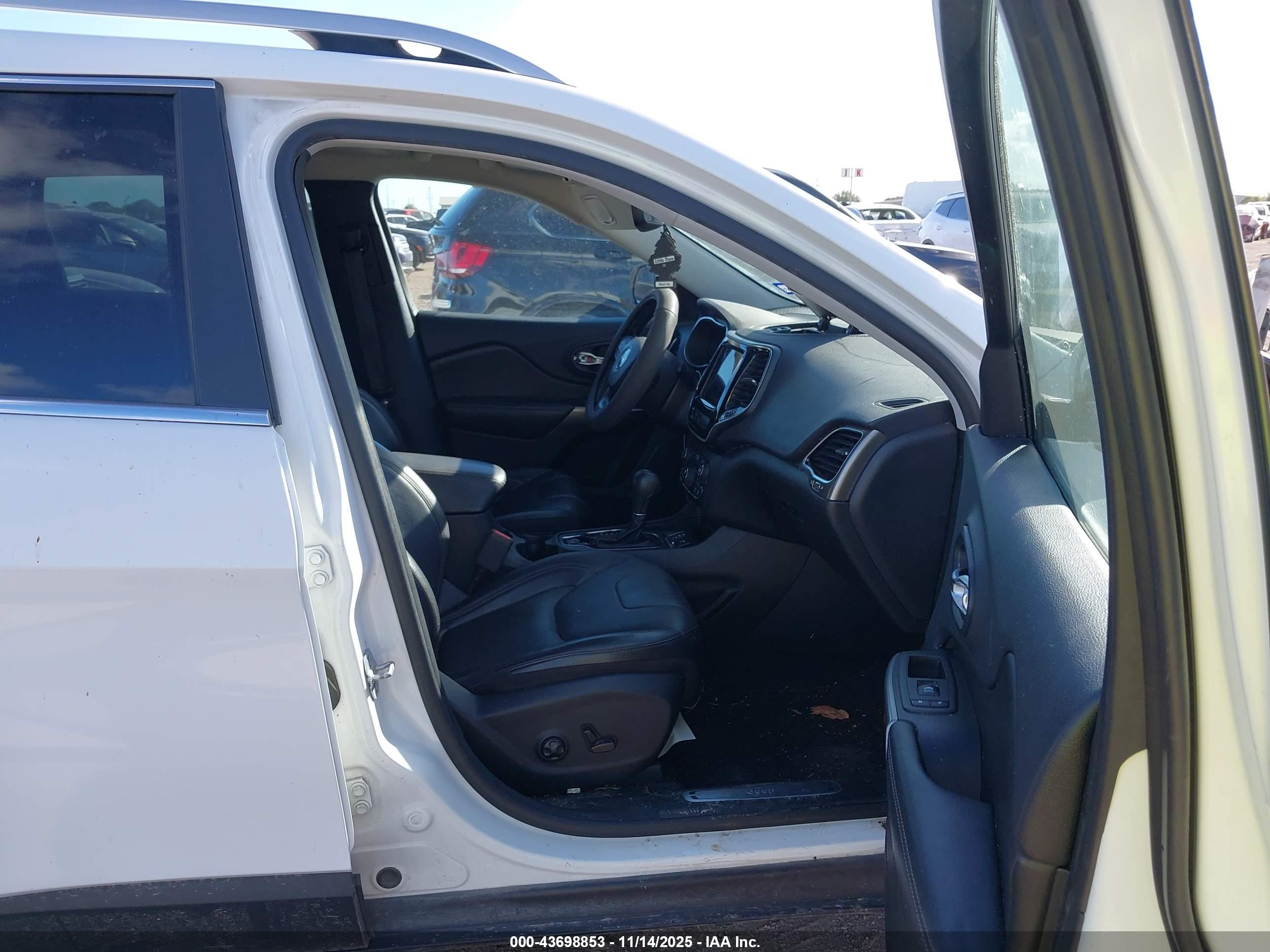 JEEP CHEROKEE image 5
