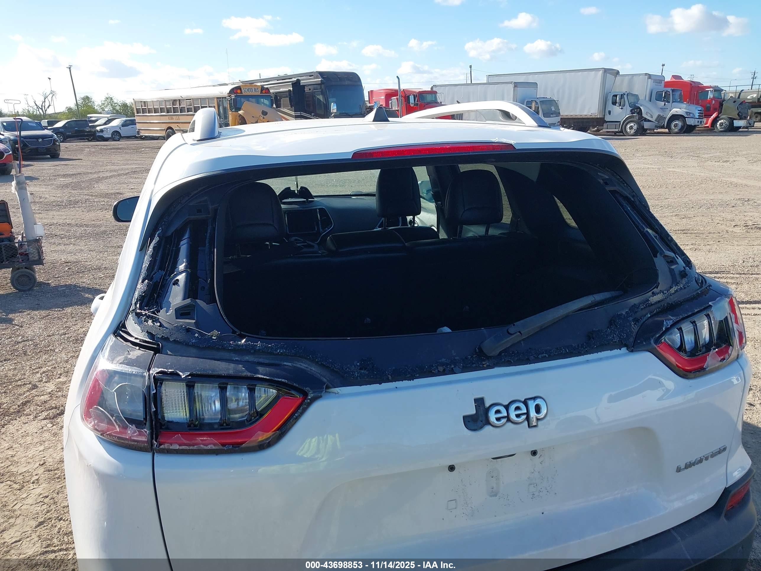 JEEP CHEROKEE image 6