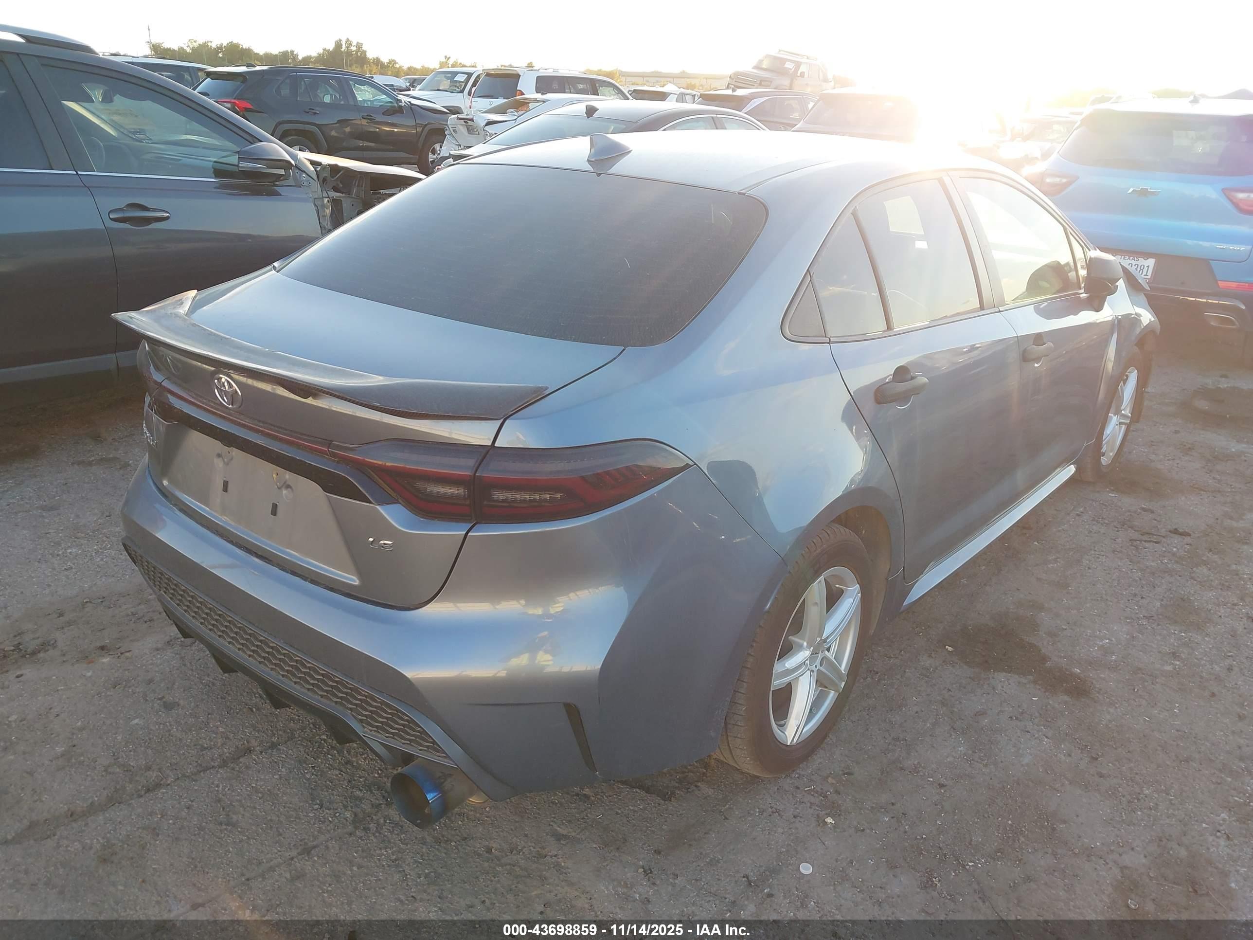 TOYOTA COROLLA image 4