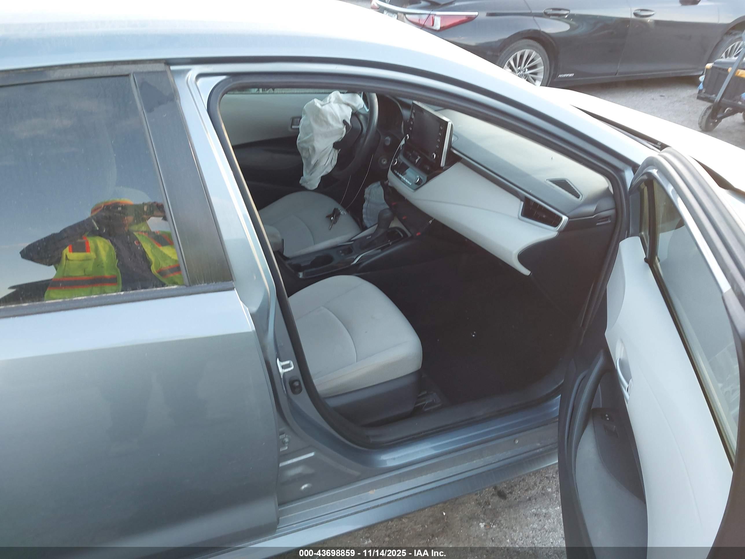 TOYOTA COROLLA image 5