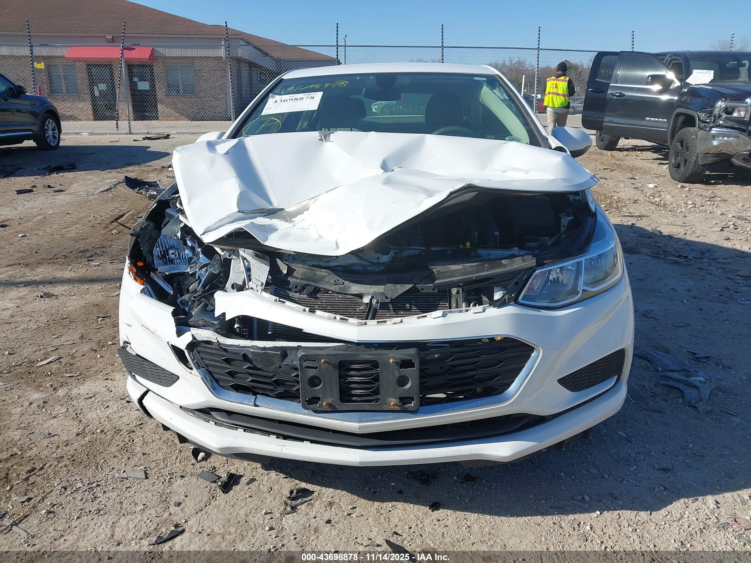 CHEVROLET CRUZE image 6