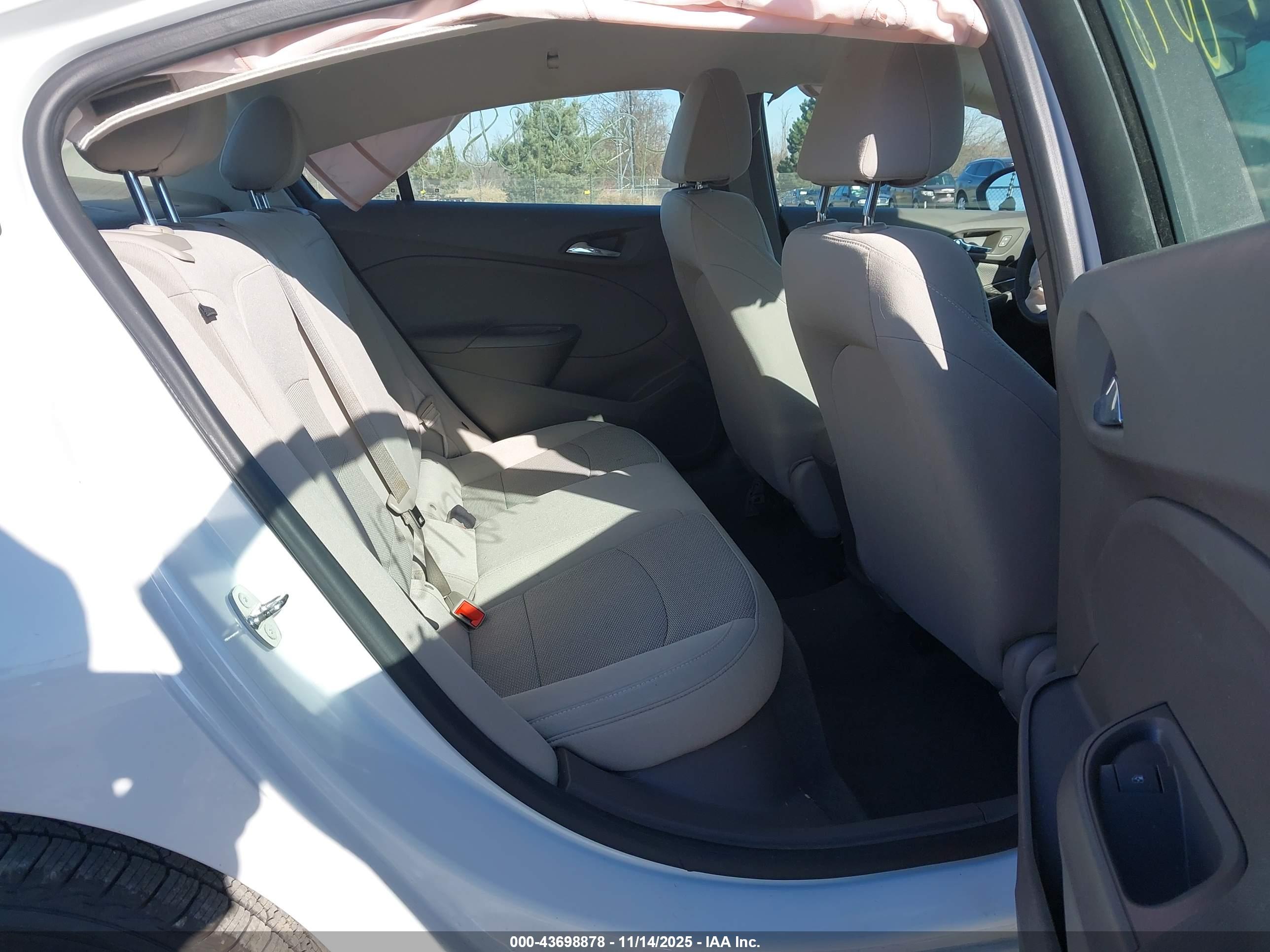 CHEVROLET CRUZE image 8