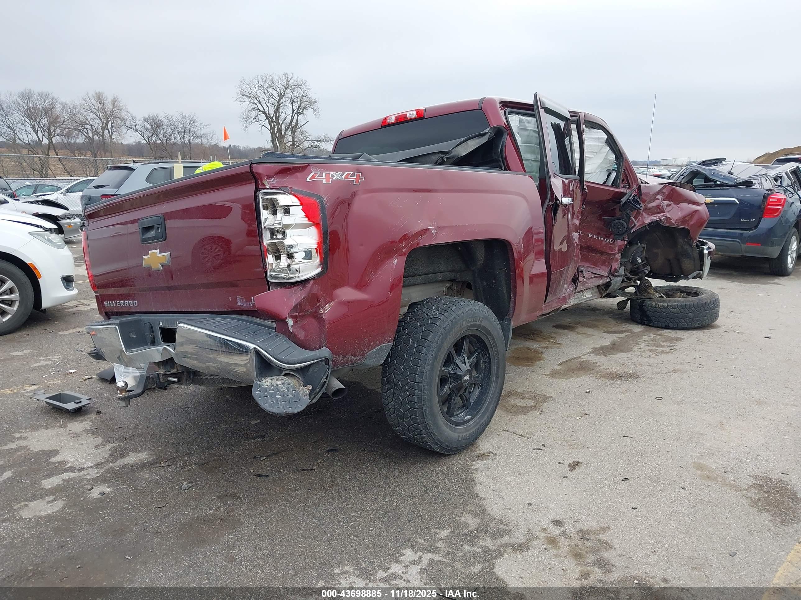 CHEVROLET SILVERADO image 4
