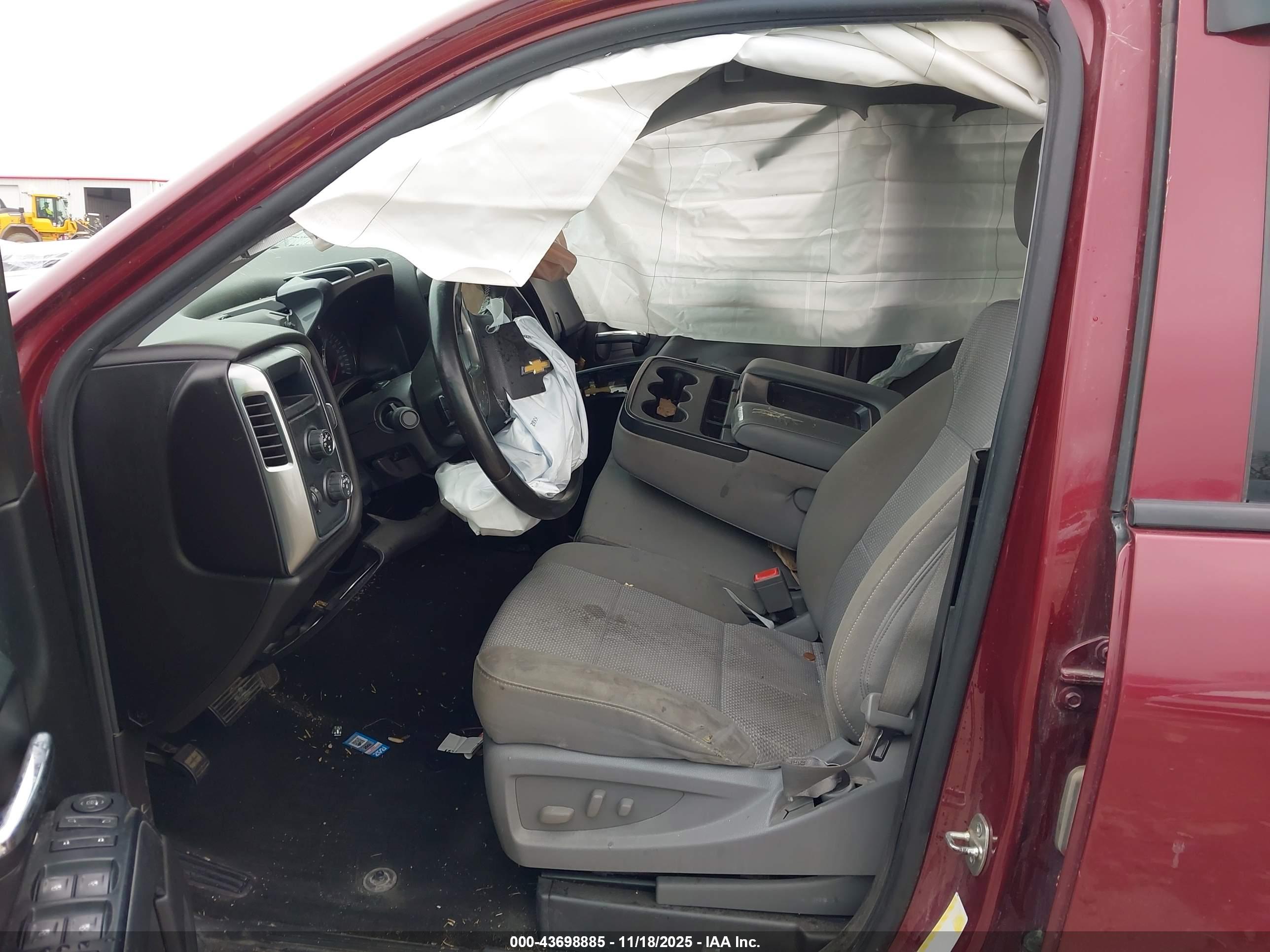 CHEVROLET SILVERADO image 5