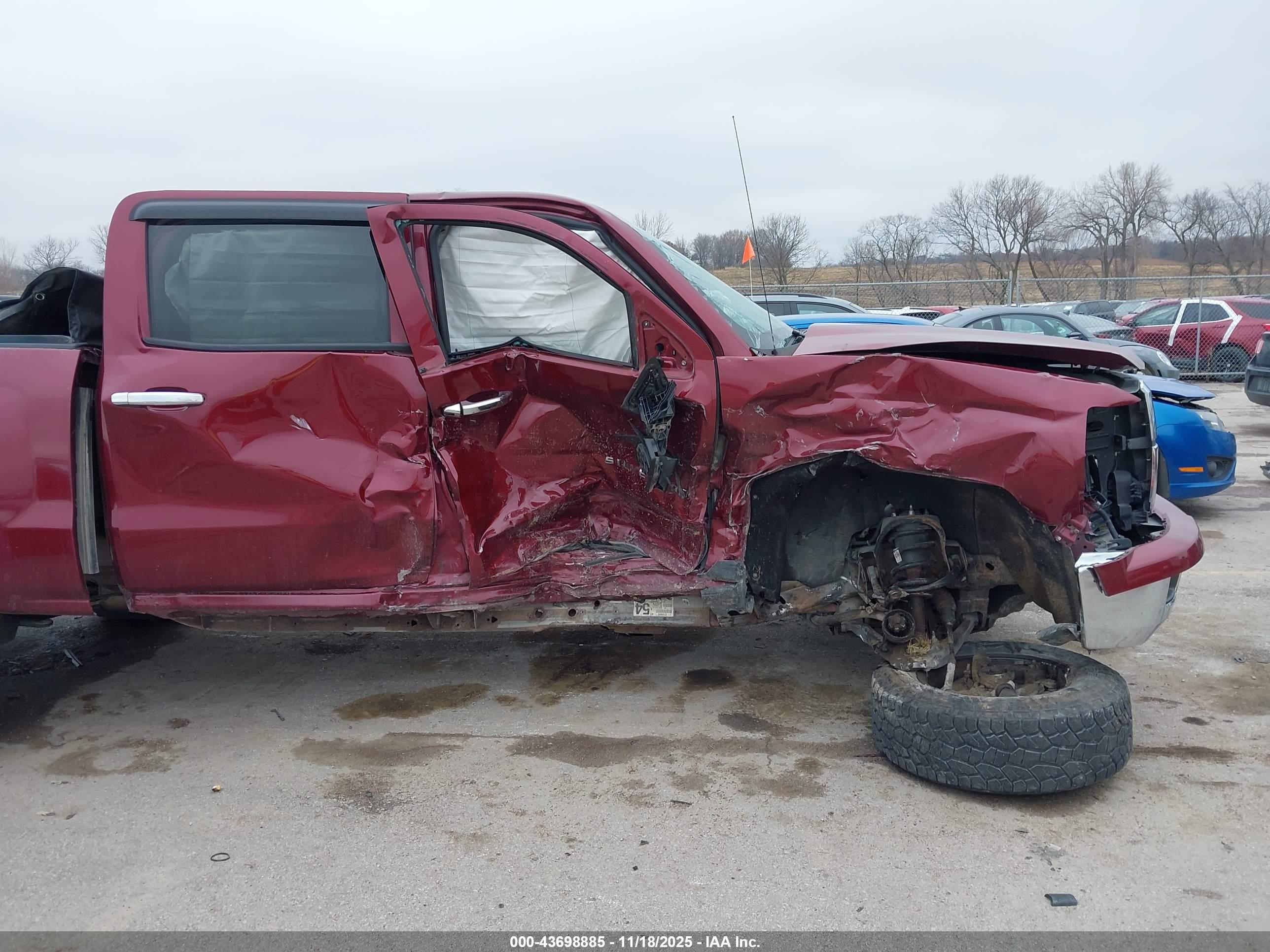 CHEVROLET SILVERADO image 6