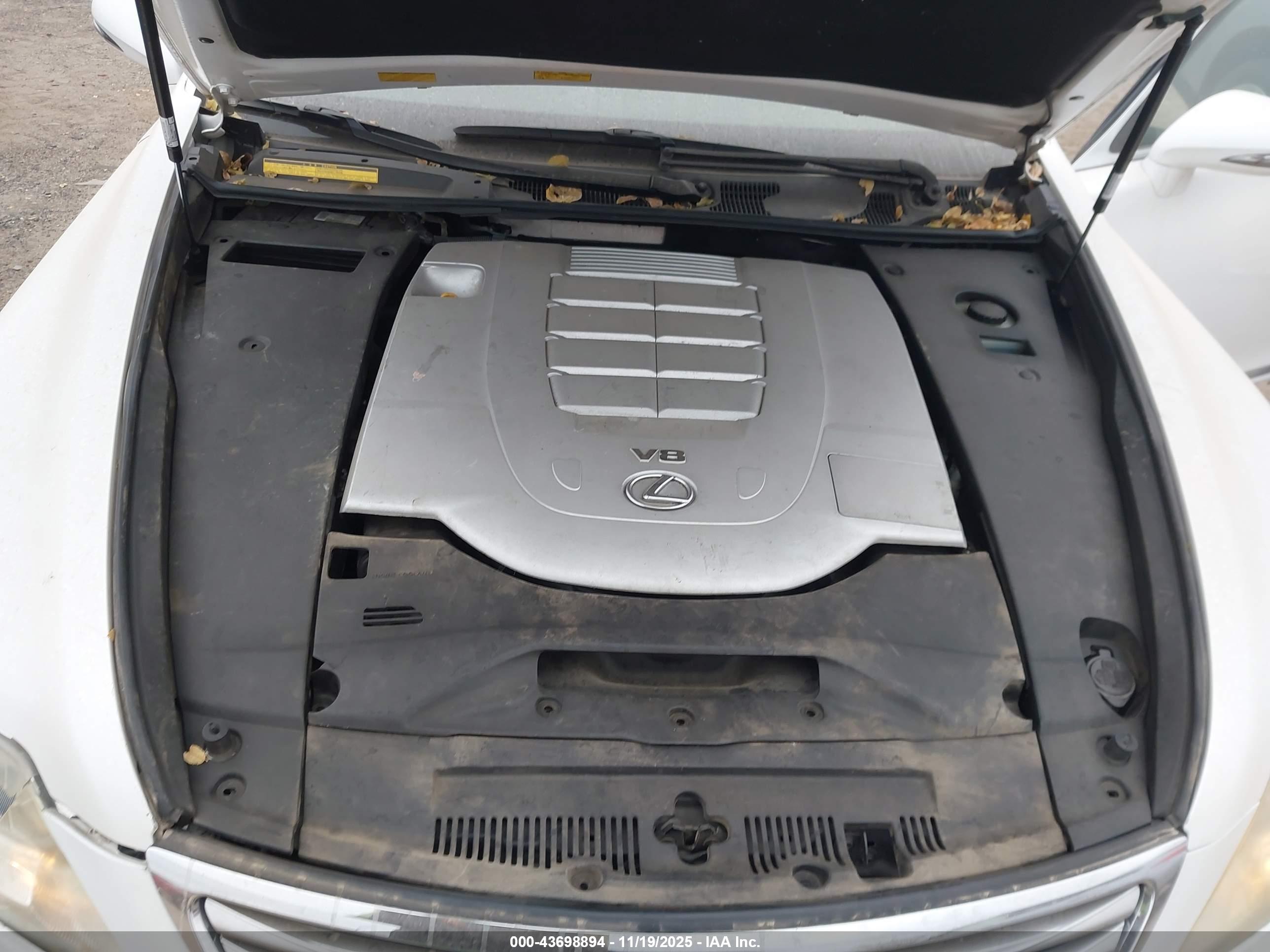 LEXUS LS image 10