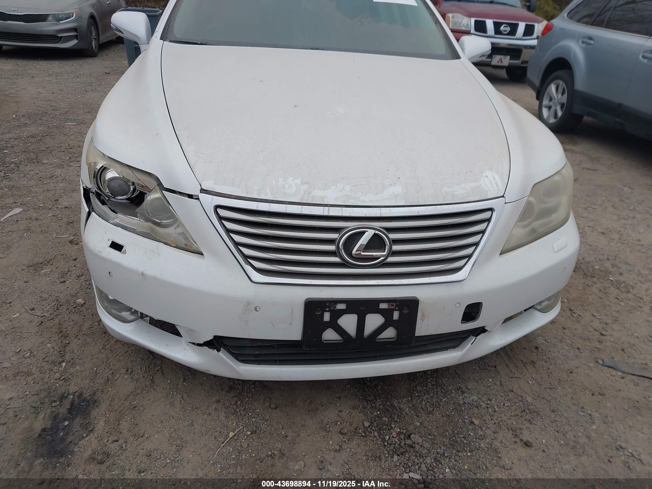 LEXUS LS image 6