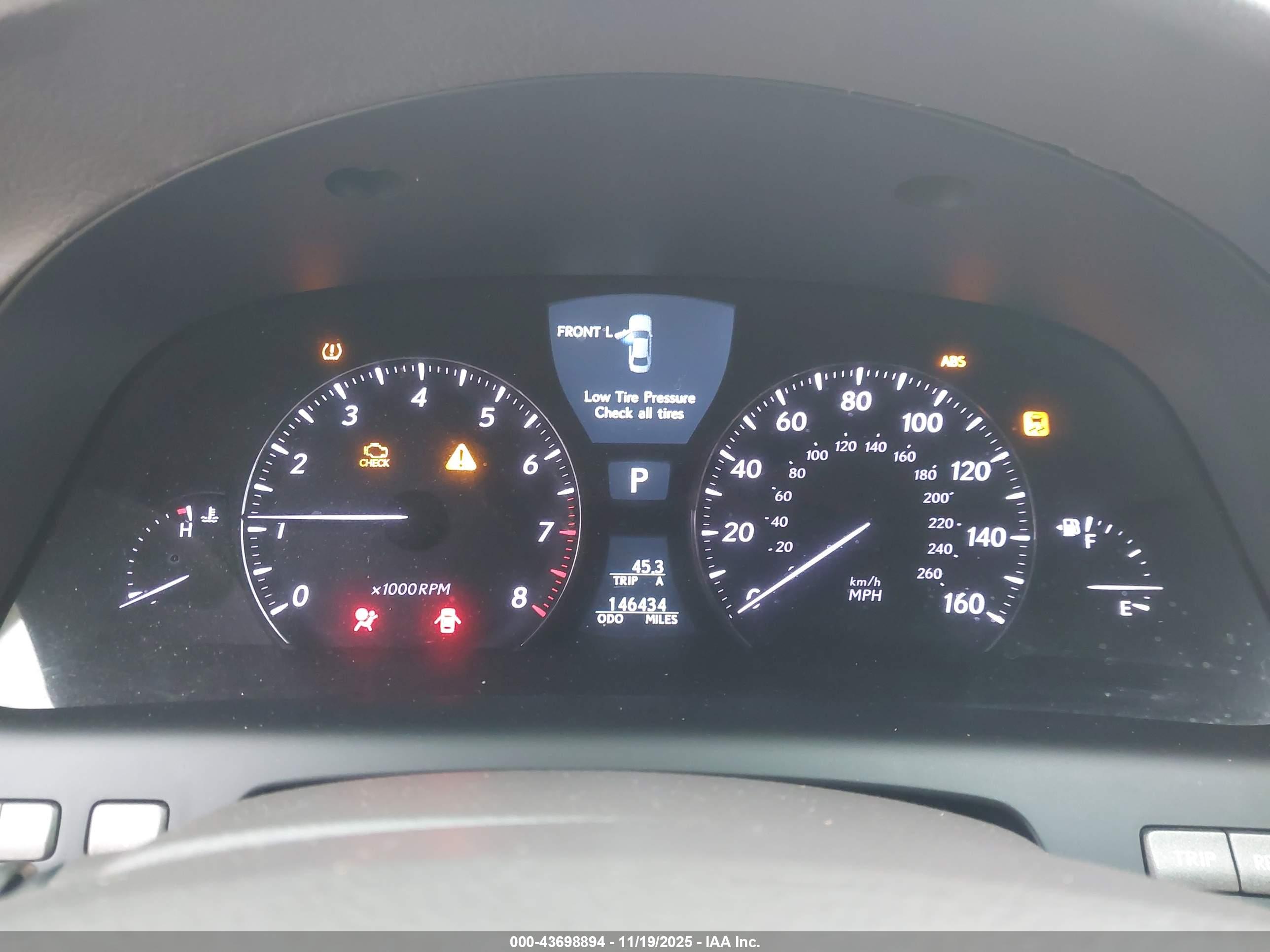LEXUS LS image 7