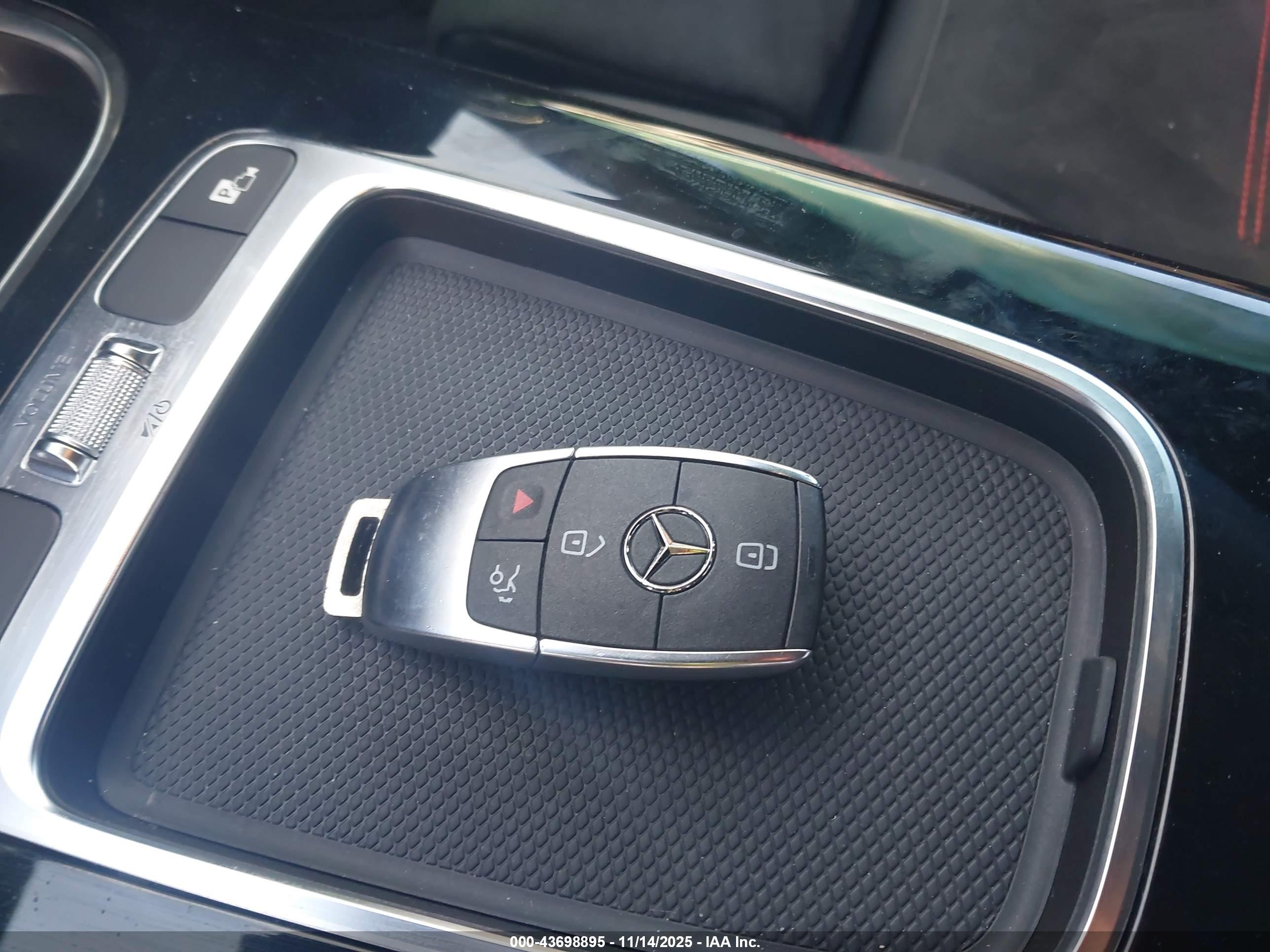 MERCEDES-BENZ CLA image 11