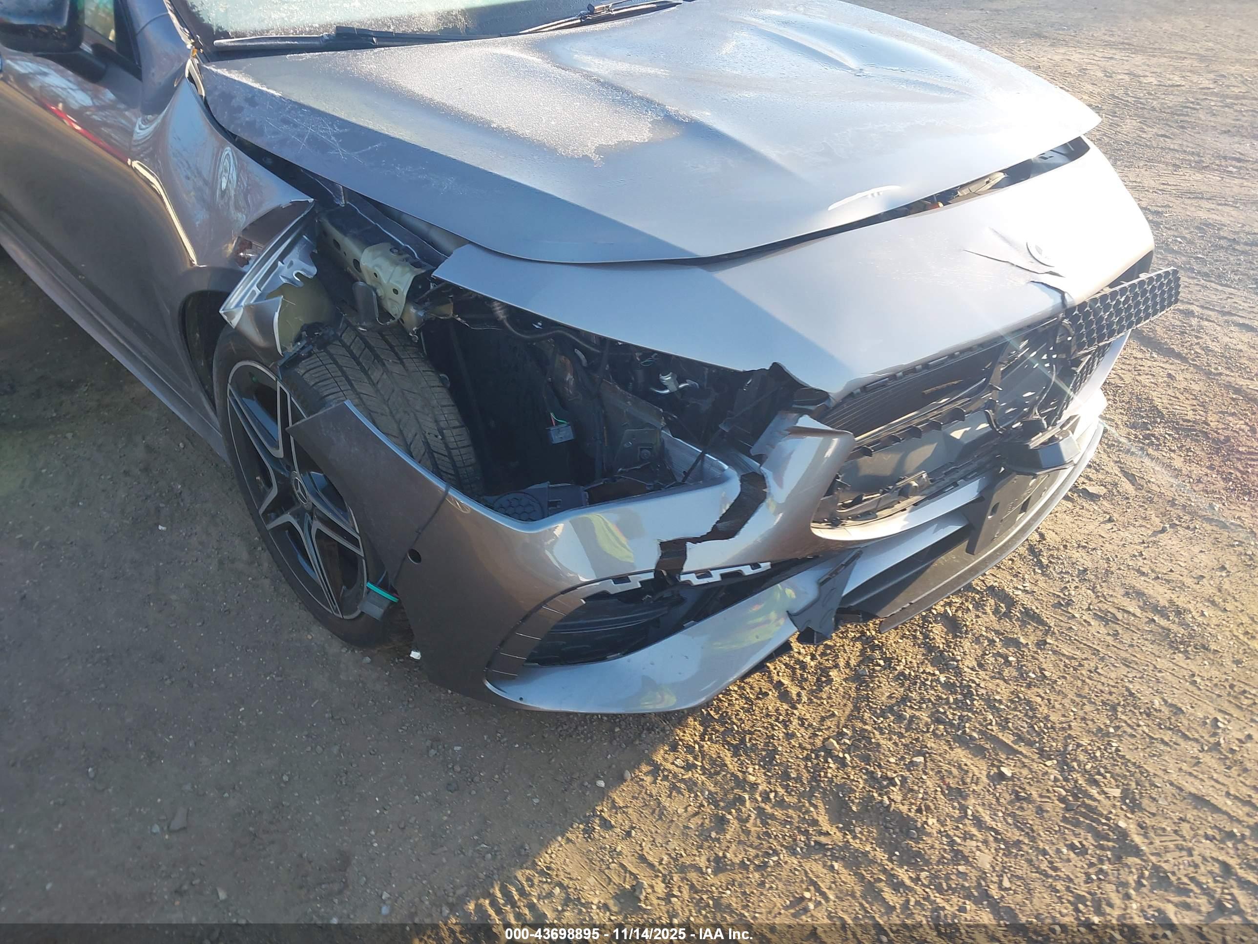 MERCEDES-BENZ CLA image 6