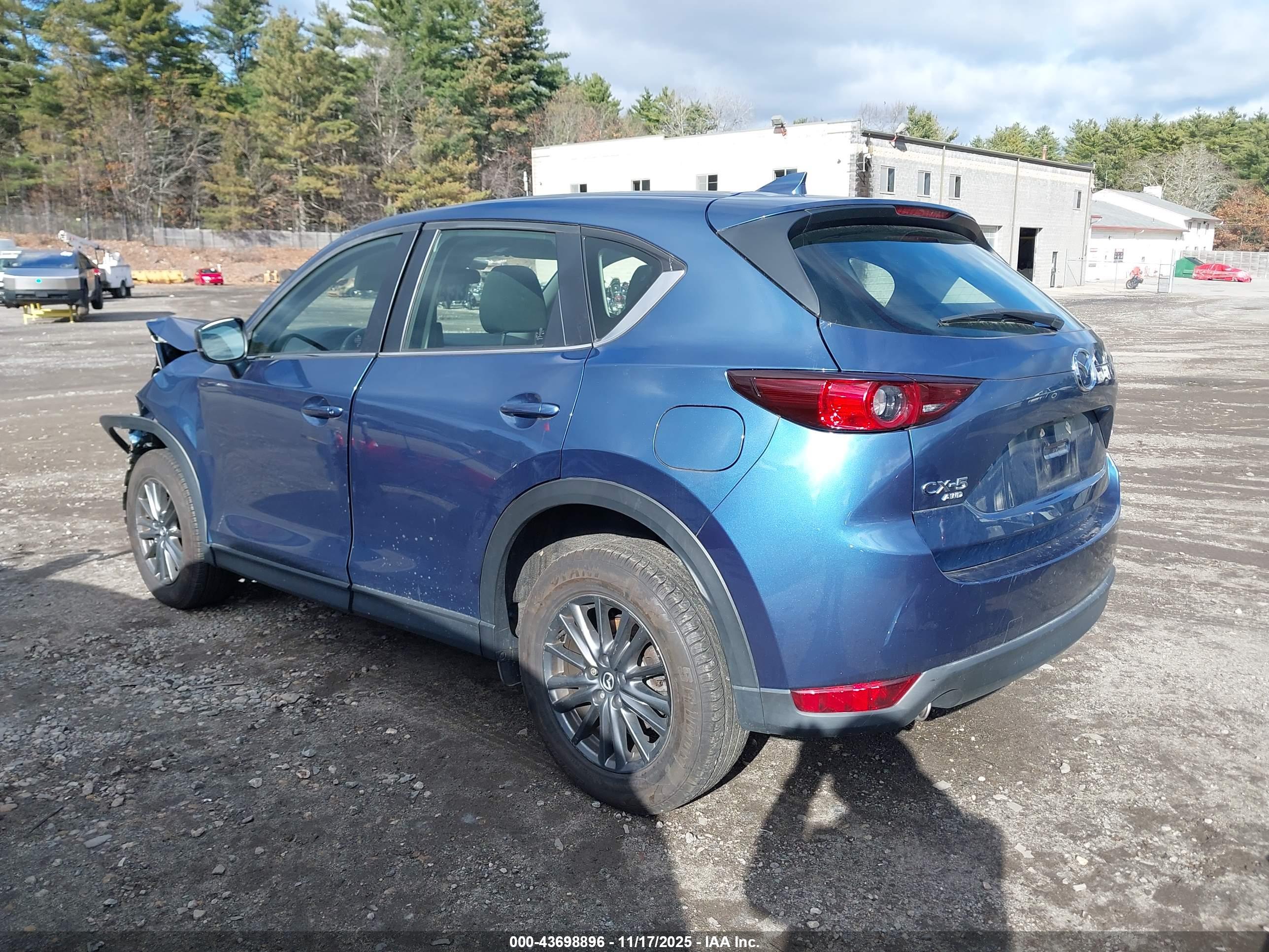 MAZDA CX-5 image 3