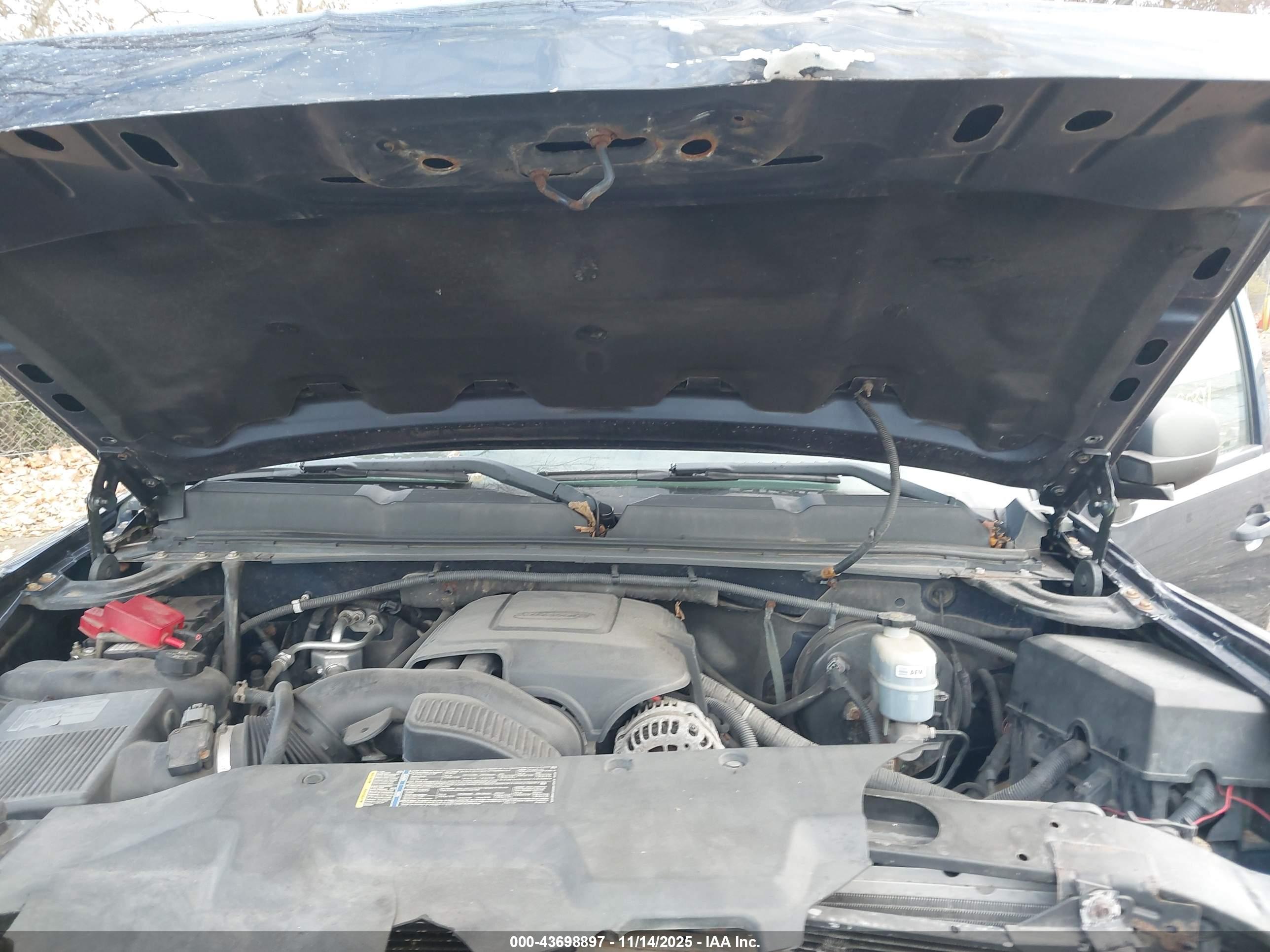 CHEVROLET SILVERADO image 10