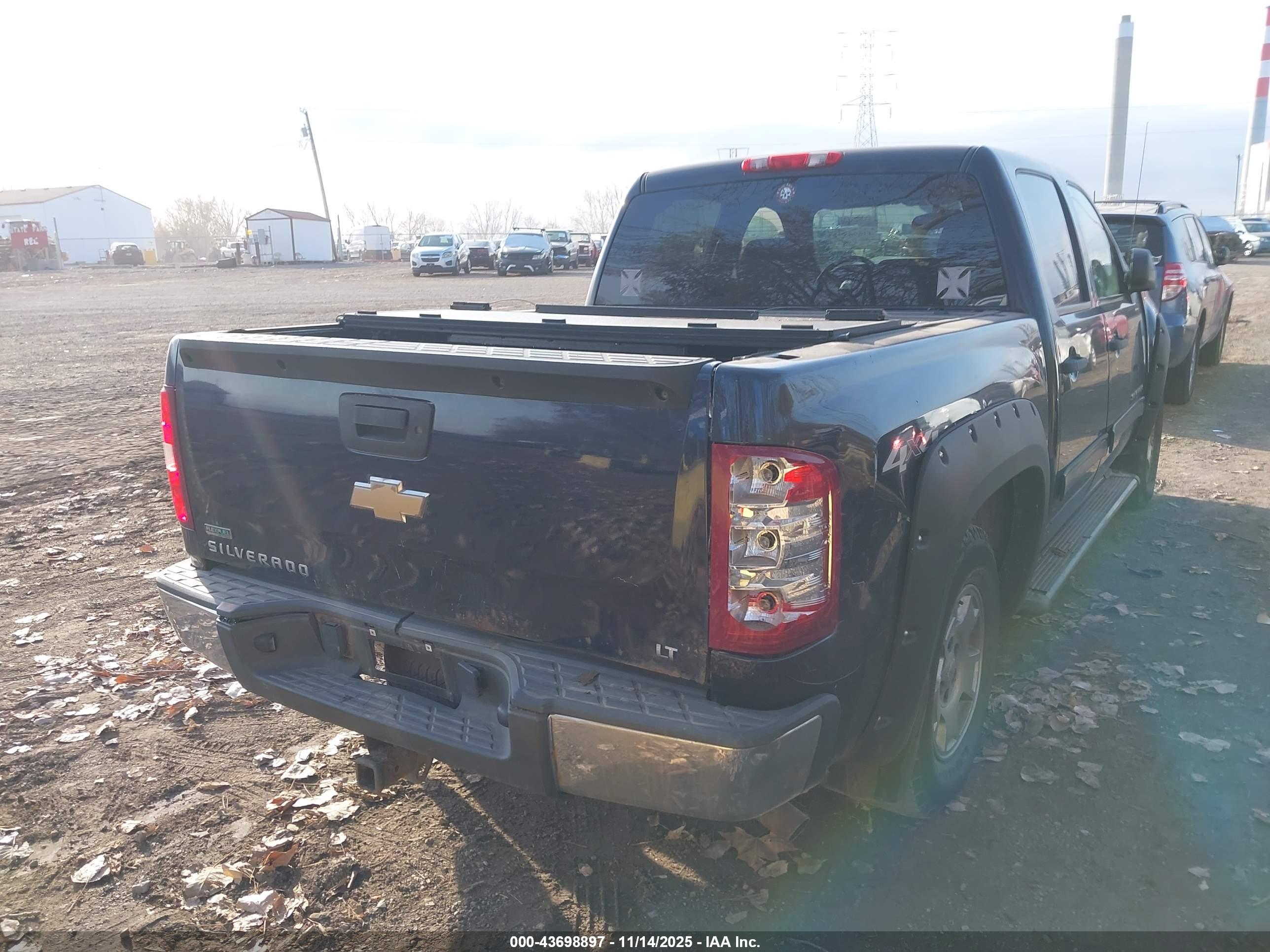 CHEVROLET SILVERADO image 4