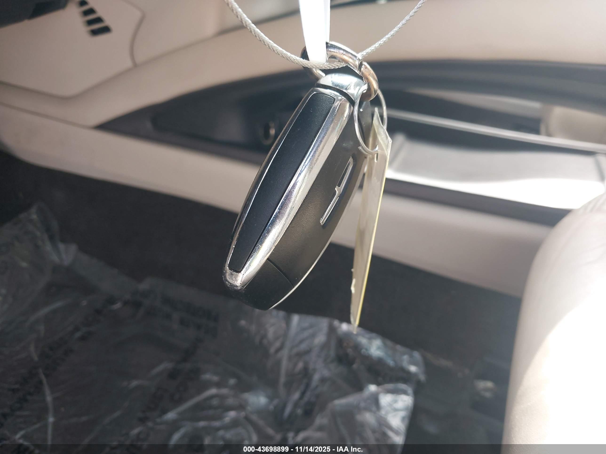 LINCOLN MKZ image 11
