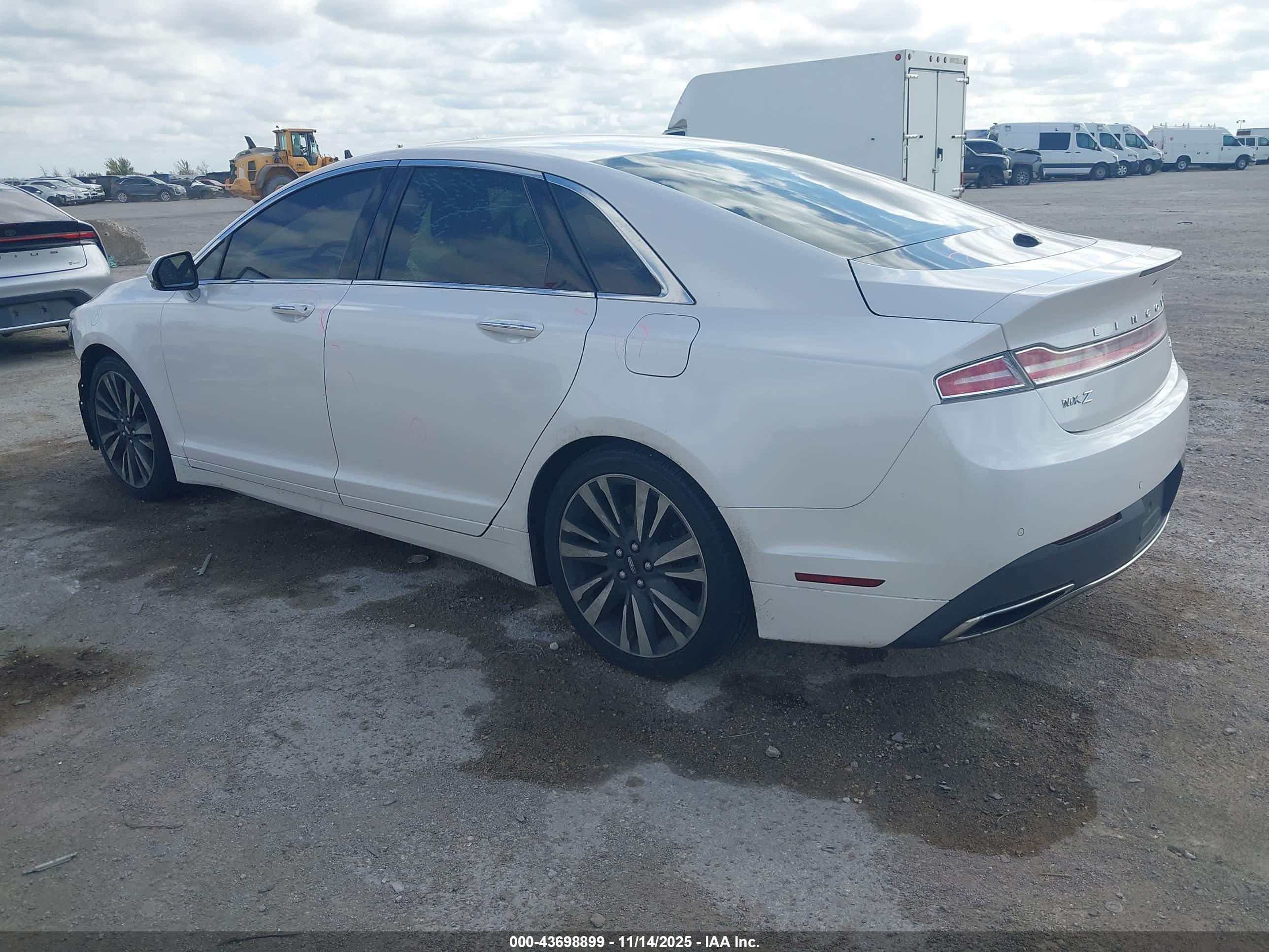 LINCOLN MKZ image 3