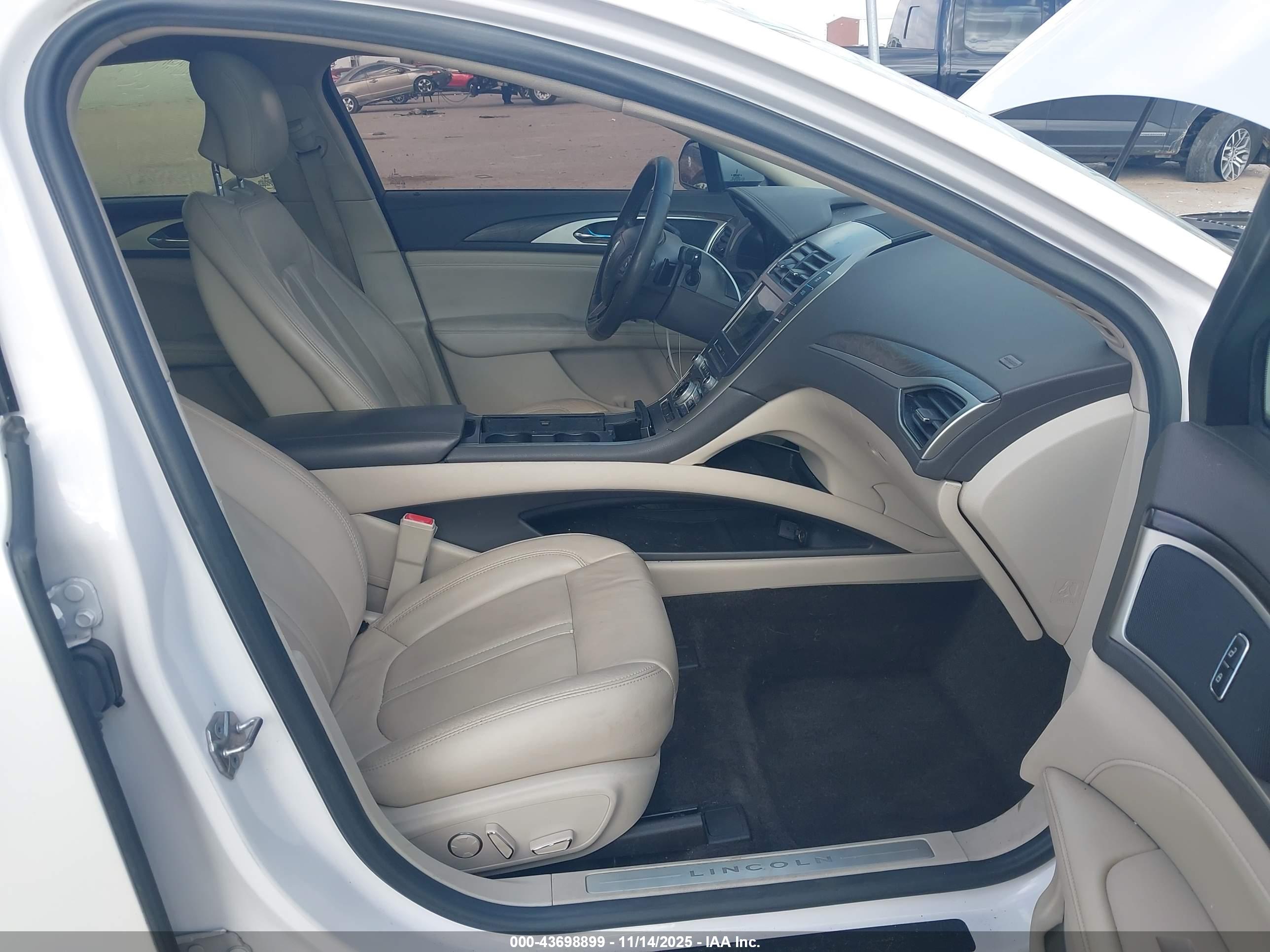 LINCOLN MKZ image 5