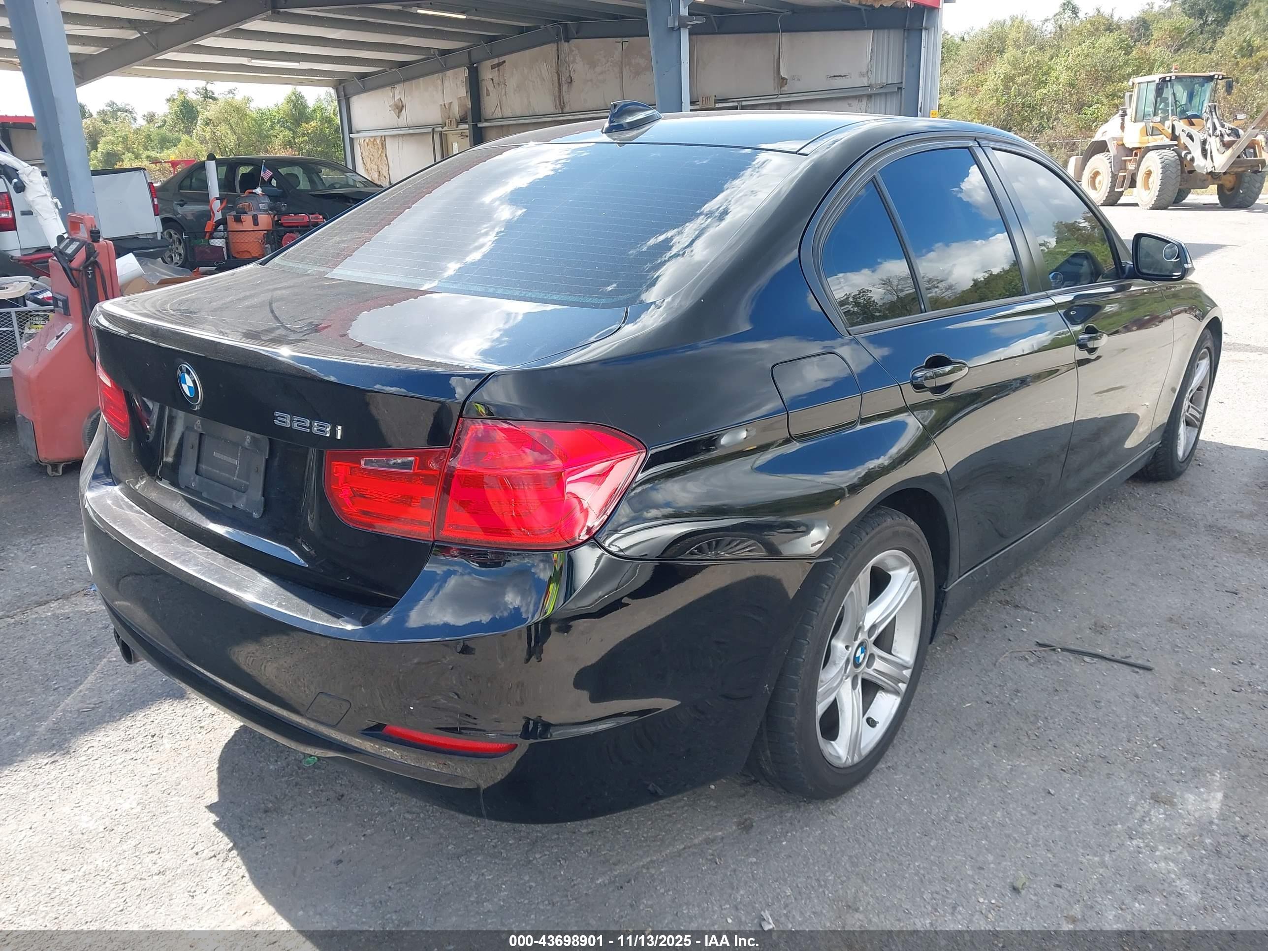 BMW 328I image 4