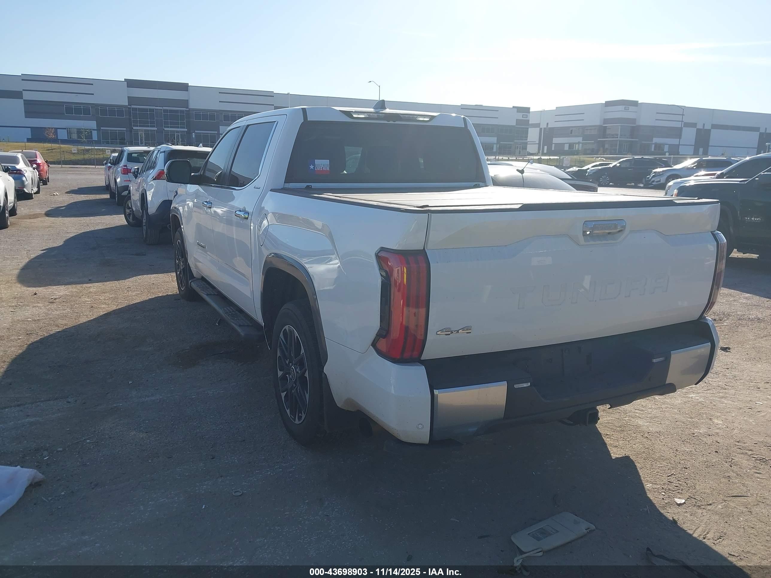 TOYOTA TUNDRA image 3