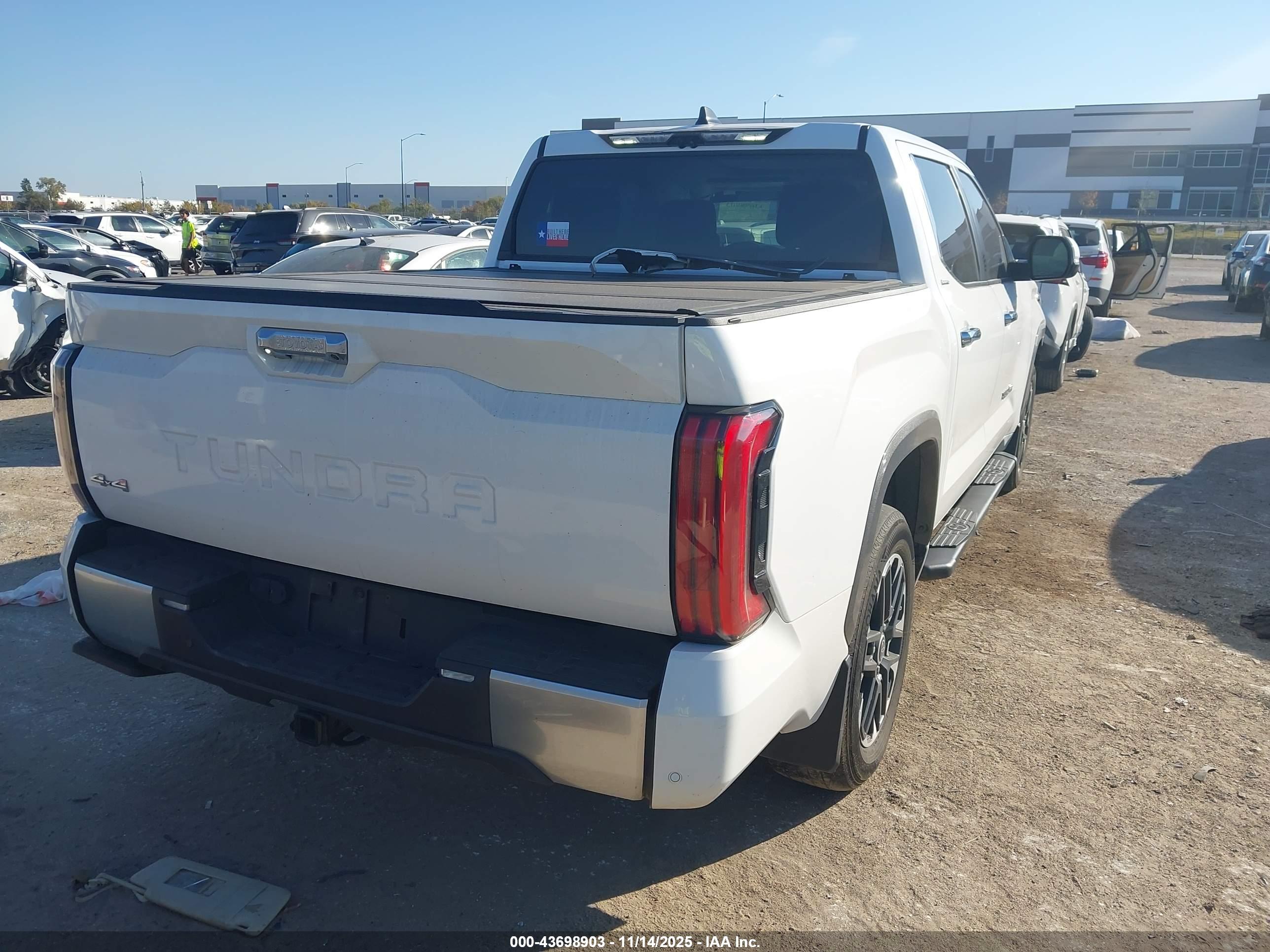 TOYOTA TUNDRA image 4
