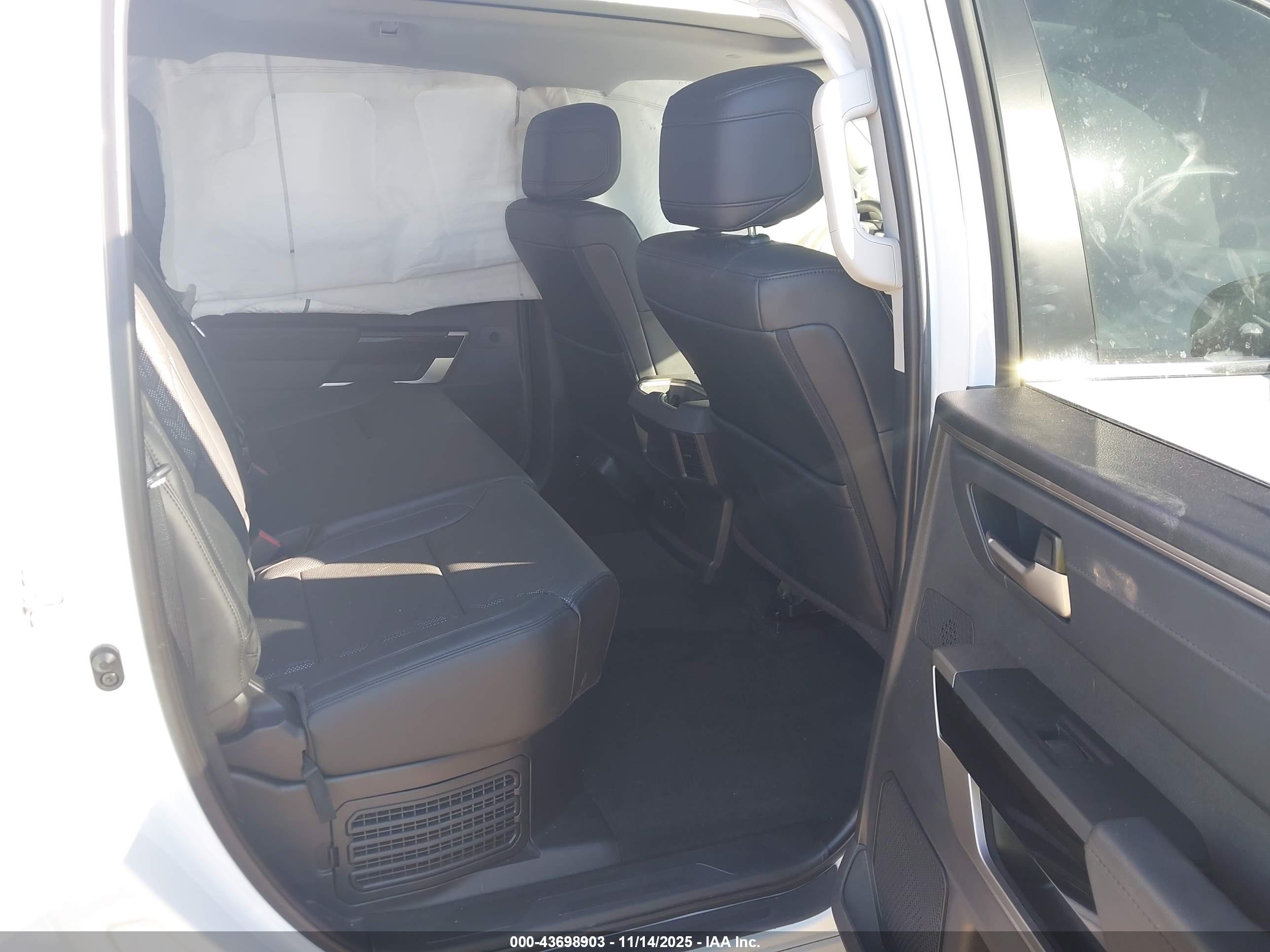 TOYOTA TUNDRA image 8